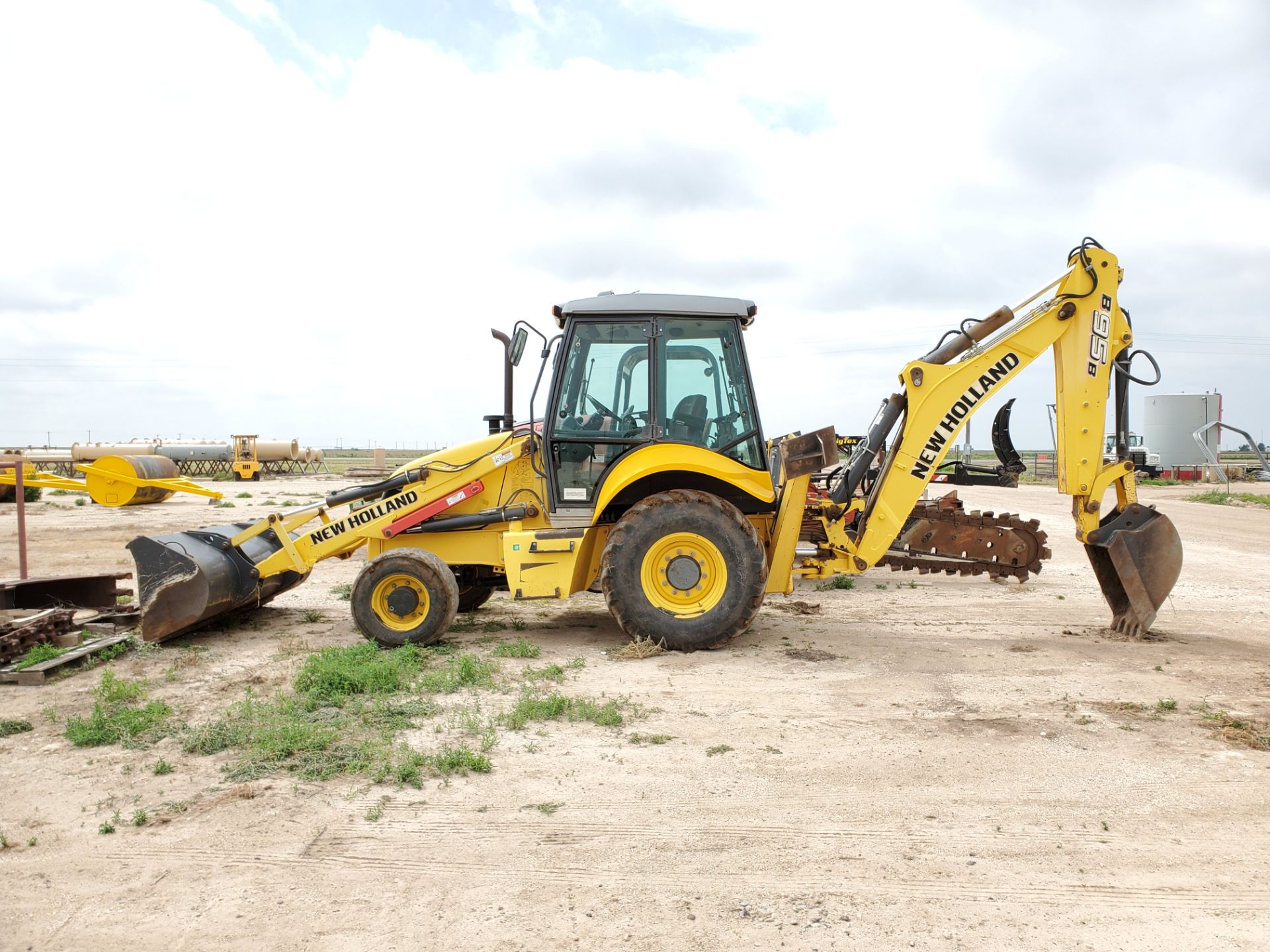 2011 NEW HOLLAND B95B BACKHOE LOADER, 4-WD, PILOT CONTROLS, CLIMATE CAB, VIN FNH0B95BNBHH03289,