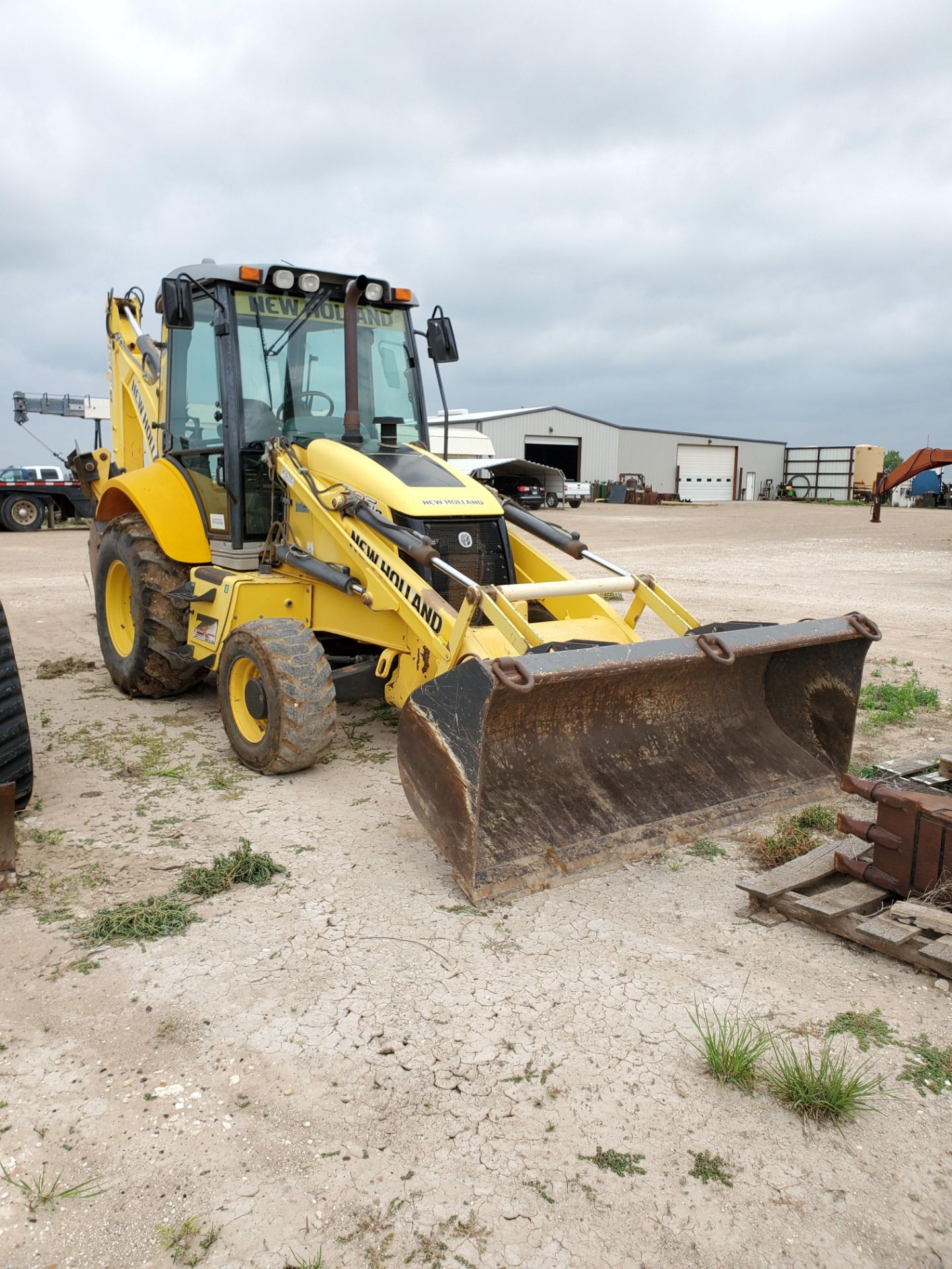 2011 NEW HOLLAND B95B BACKHOE LOADER, 4-WD, PILOT CONTROLS, CLIMATE CAB, VIN FNH0B95BNBHH03289, - Image 6 of 6