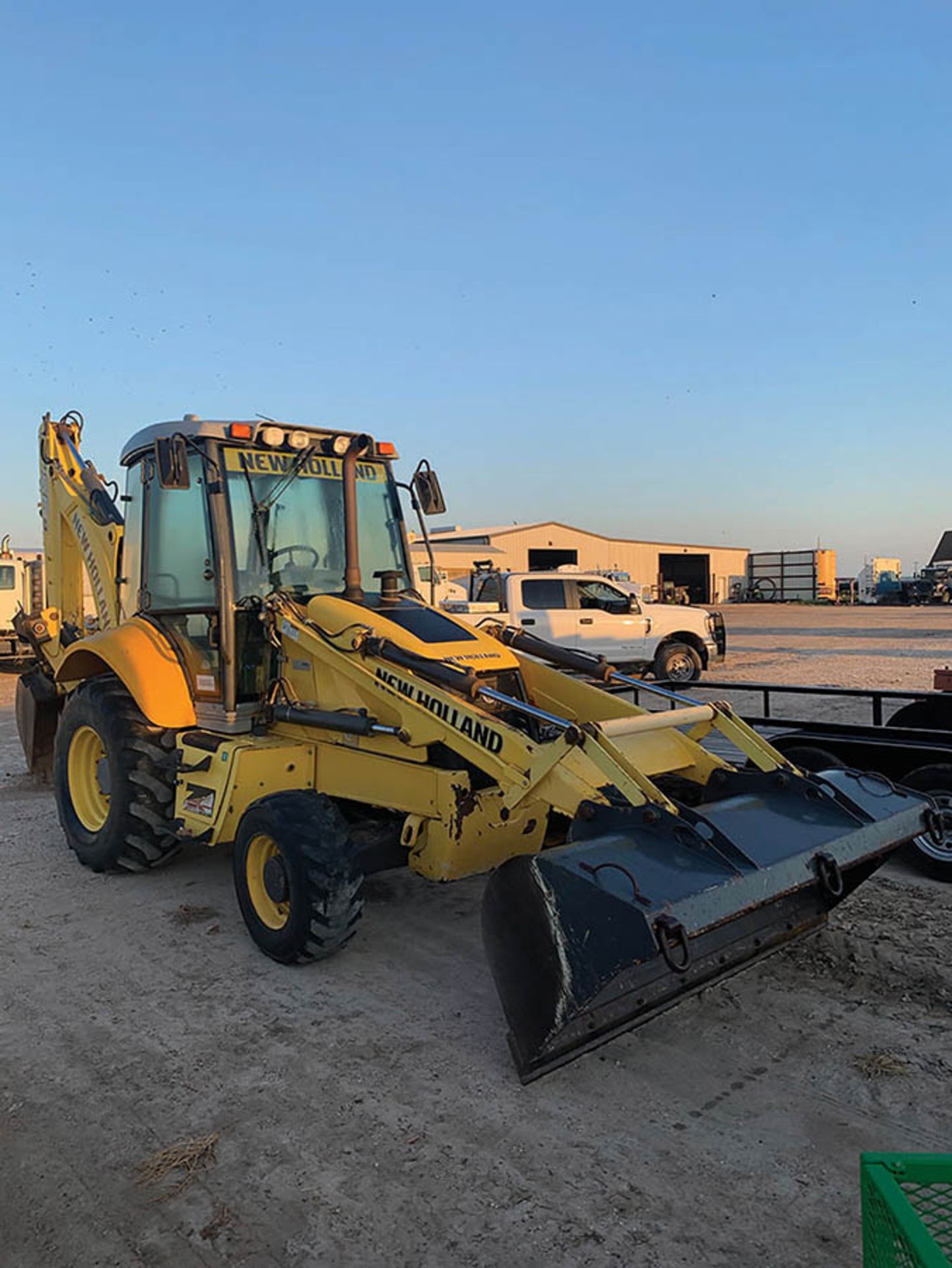 2011 NEW HOLLAND B95B BACKHOE LOADER, 4-WD, PILOT CONTROLS, CLIMATE CAB, VIN FNH0B95BNBHH03289, - Image 3 of 6