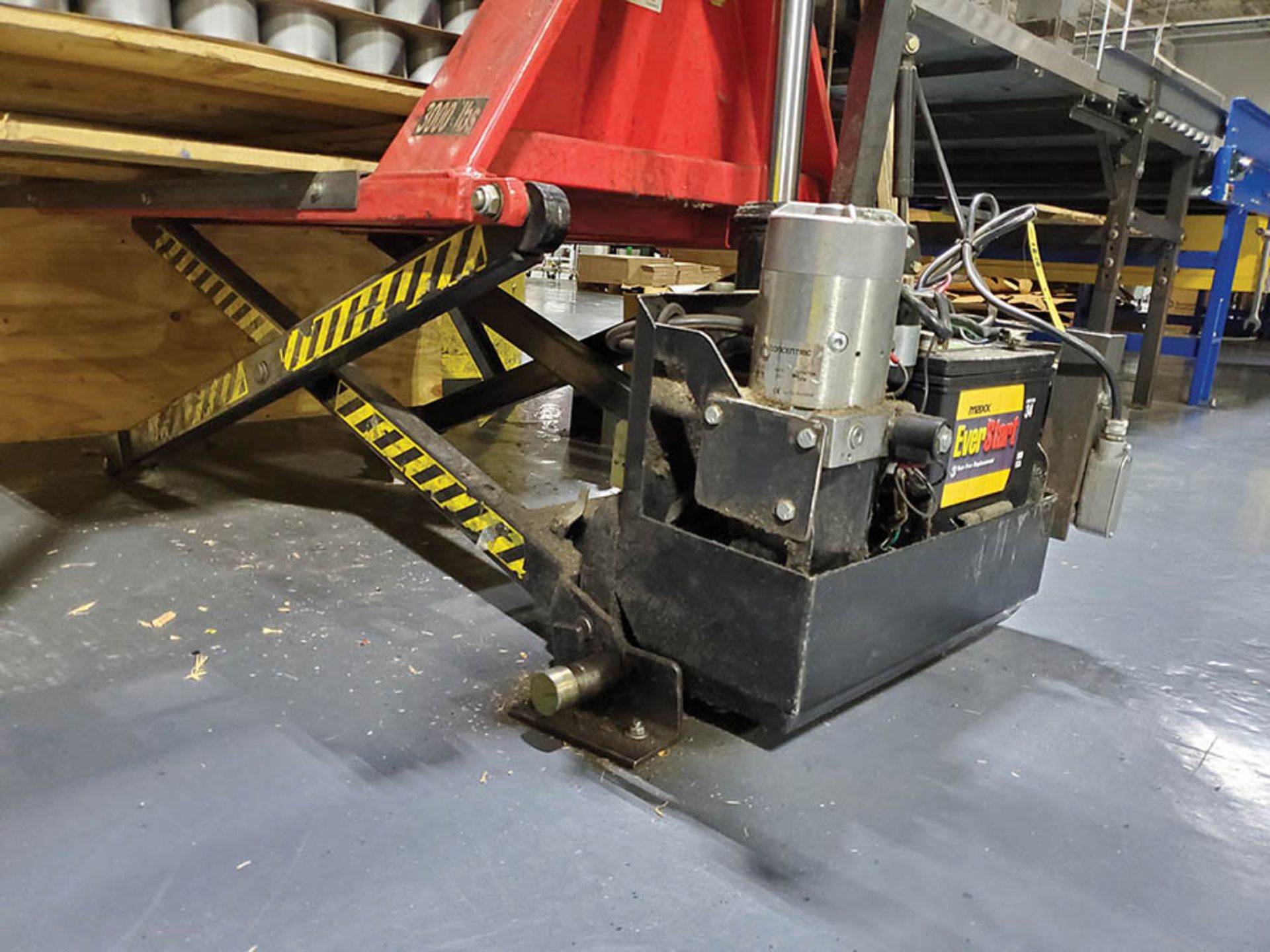 3,000 LB ELECTRIC SCISSOR LIFT TABLE, 1,100 MM FORK LENGTH, S/N GD808430 - Image 2 of 5