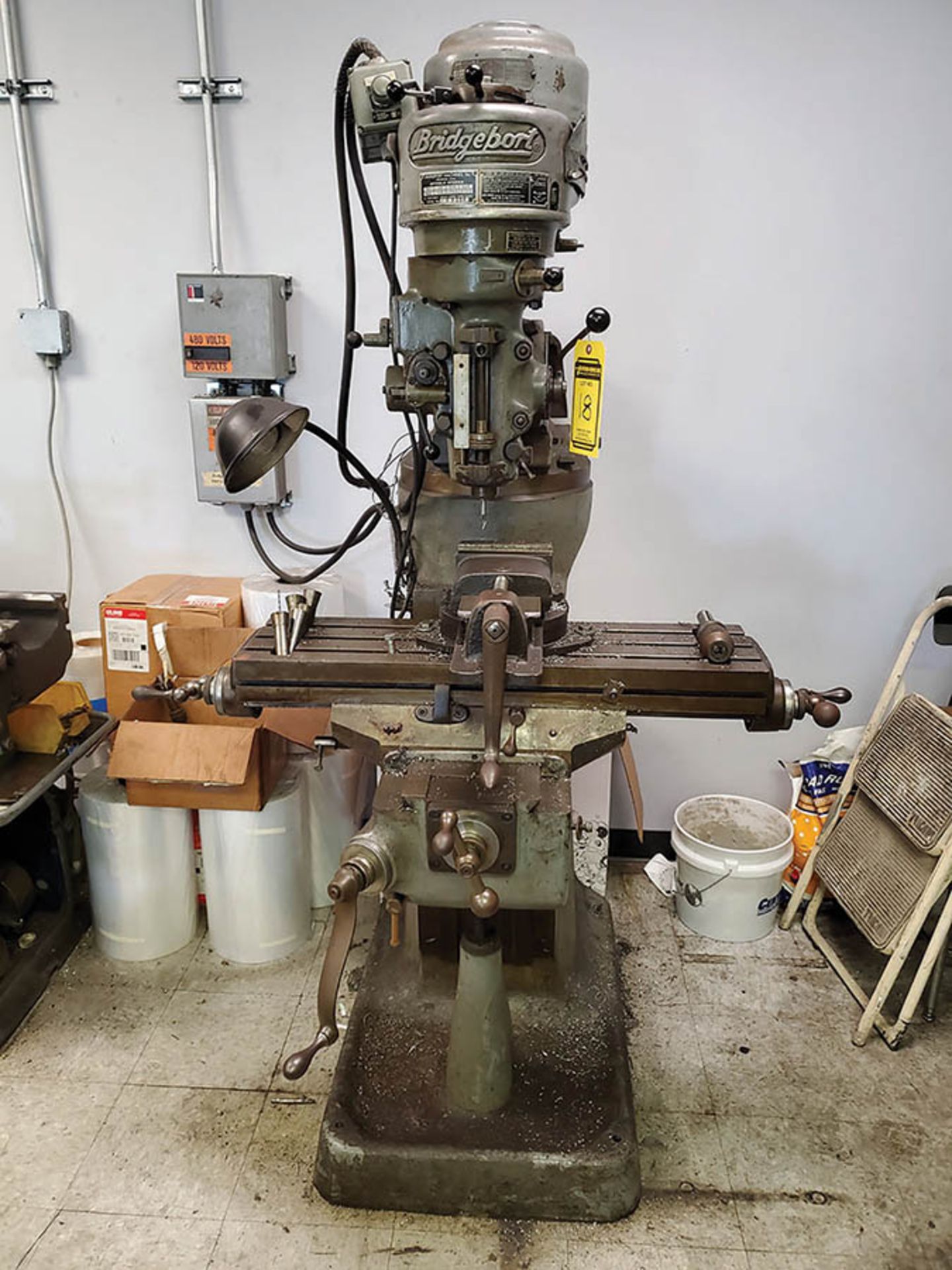 BRIDGEPORT VERTICAL MILLING MACHINE, MODEL: 74847, S/N J-67506, 80-2720 SPINDLE SPEEDS, 1 HP, DRAW - Image 3 of 9