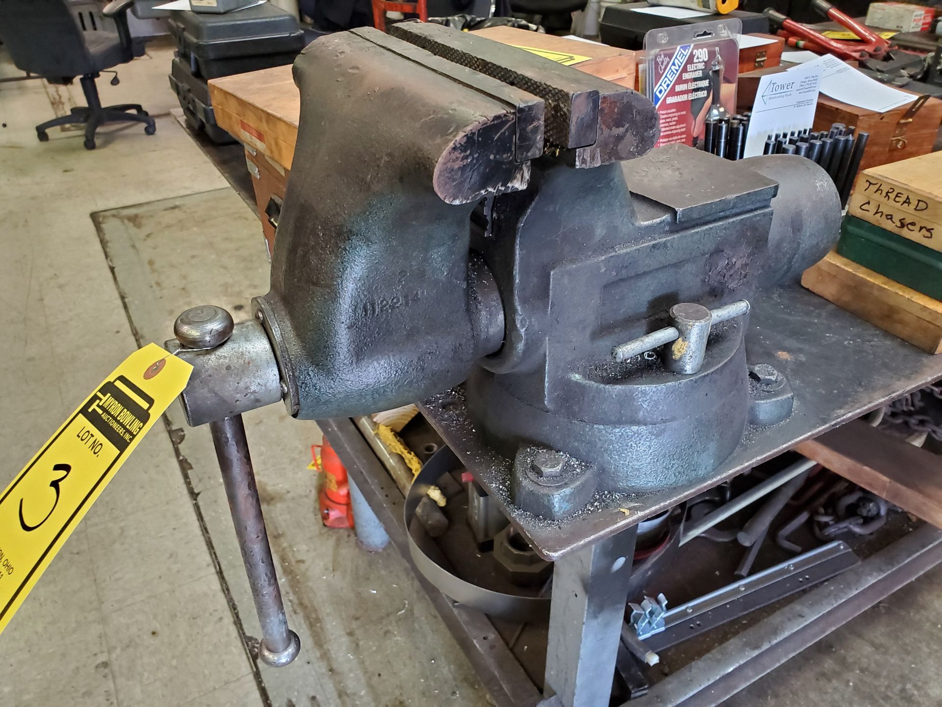 8'' & 6'' ANVIL VISES, SWIVEL BASE (MOUNTED TO TABLE), 6'' MACHINE VISE