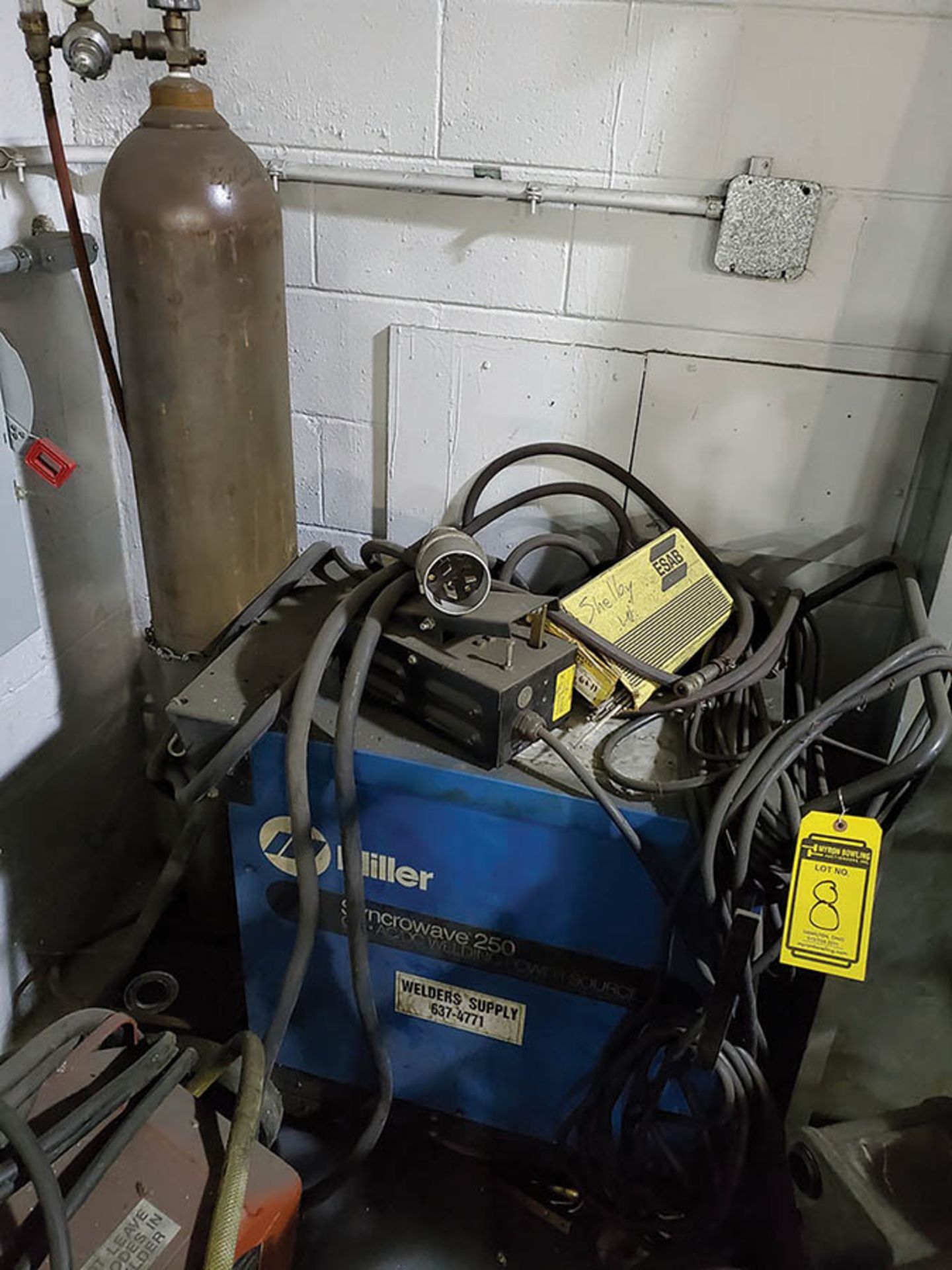 MILLER SYNCROWAVE 250 CC-AC/DC WELDER ON BOTTLE CART, FOOTSWITCH - Image 3 of 5