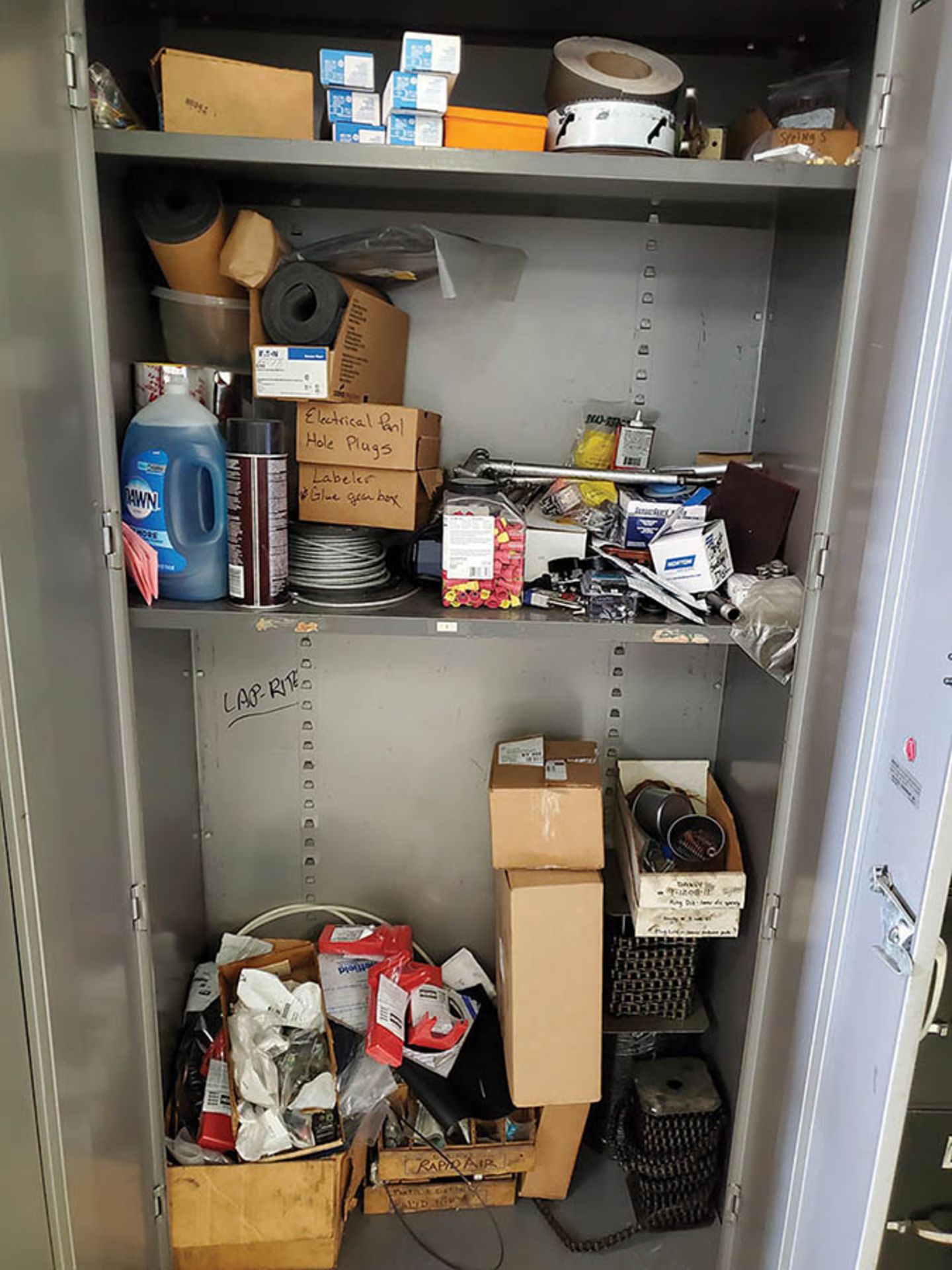2-DOOR CABINETS, FILING CABINETS & CONTENTS - TOOLING, COUNTER BORES, DRILL BITS, REAMERS - Image 3 of 8