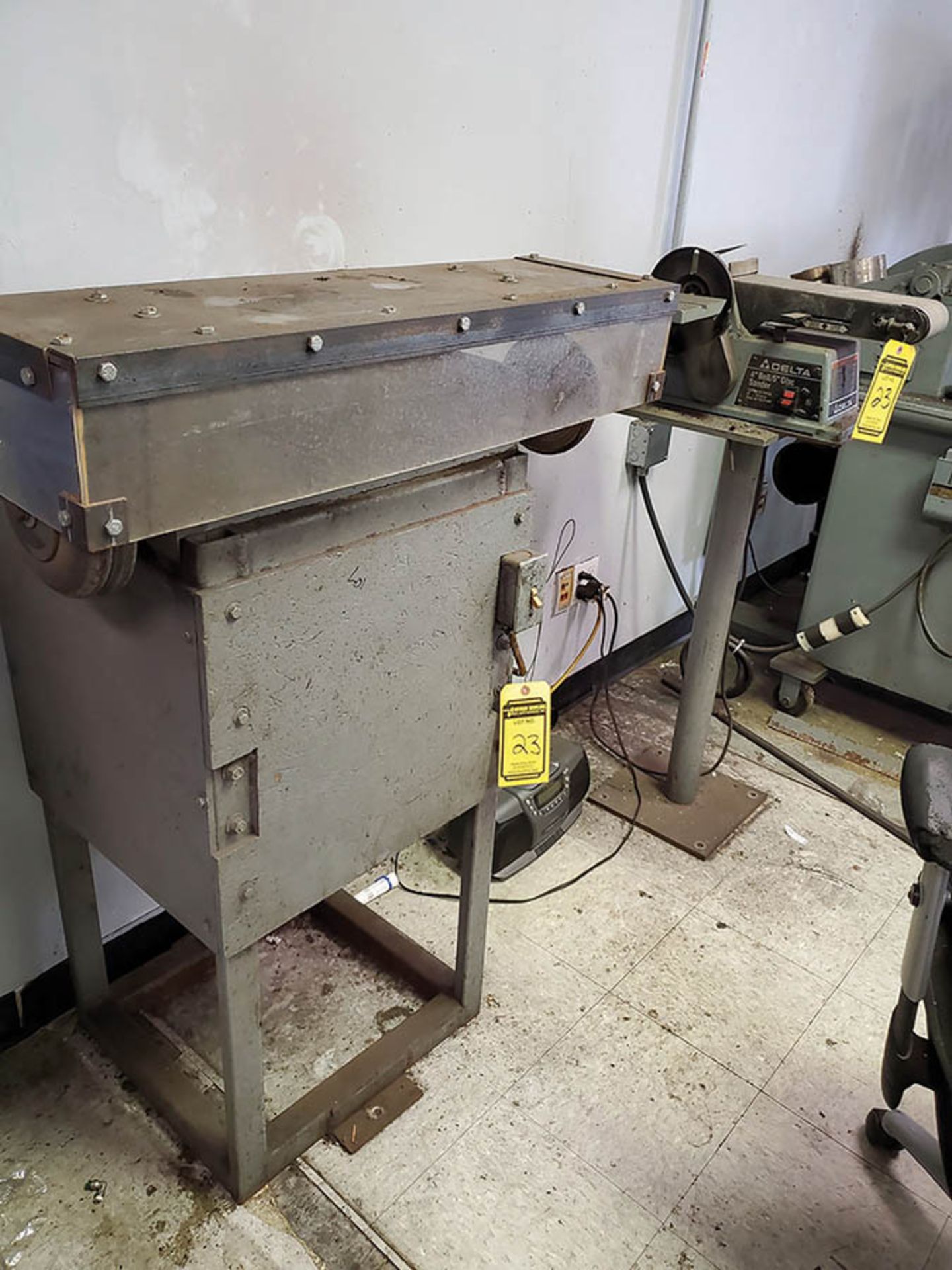 DELTA 4'' BELT/6'' DISC SANDER, CUSTOM BUILT DOUBLE END GRINDER - Image 5 of 5