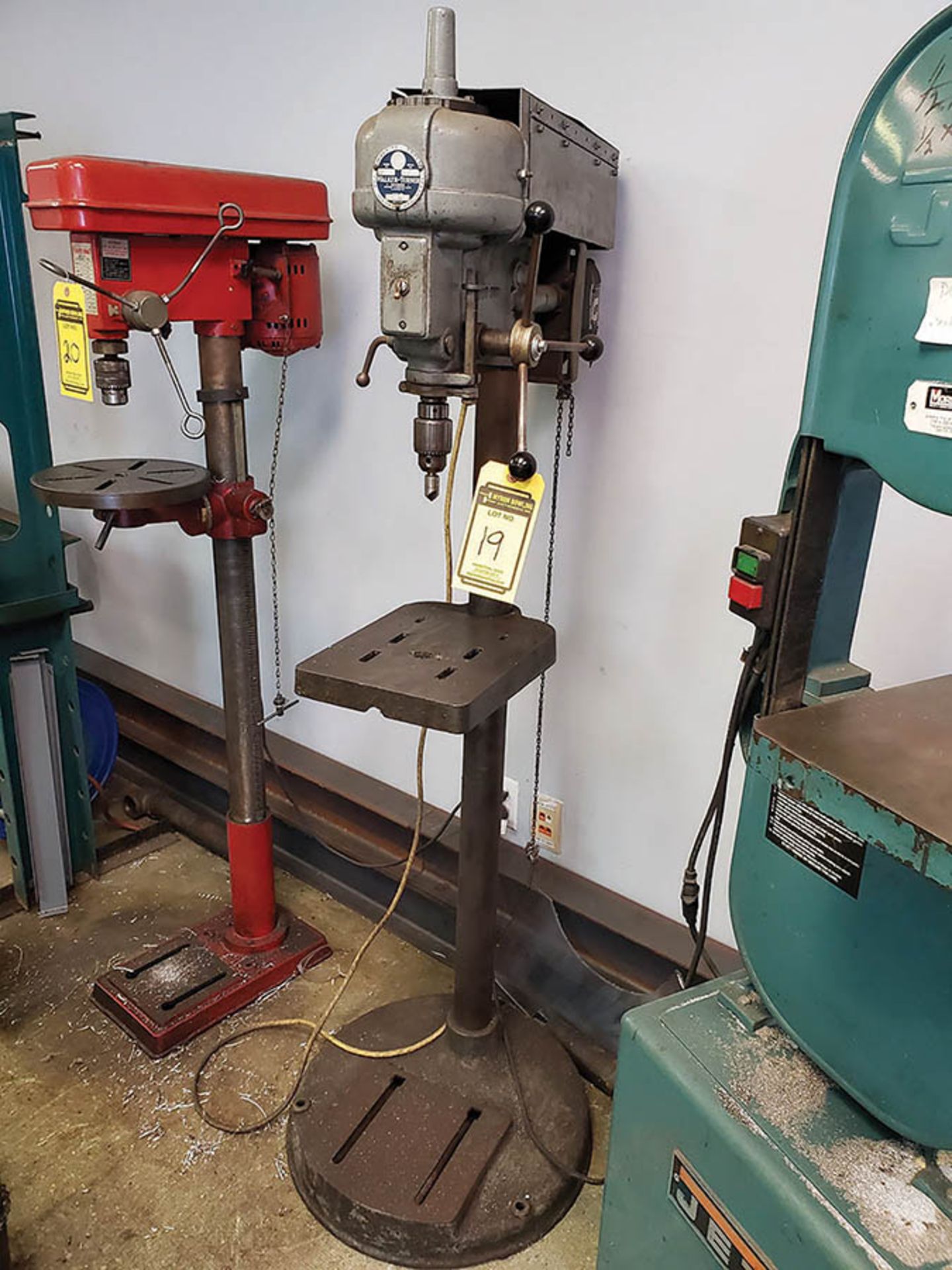 WALKER-TURNER VERTICAL DRILL PRESS, MODEL: 1216-33, 12'' X 10'' TABLE, 5/8'' CHUCK - Image 2 of 6