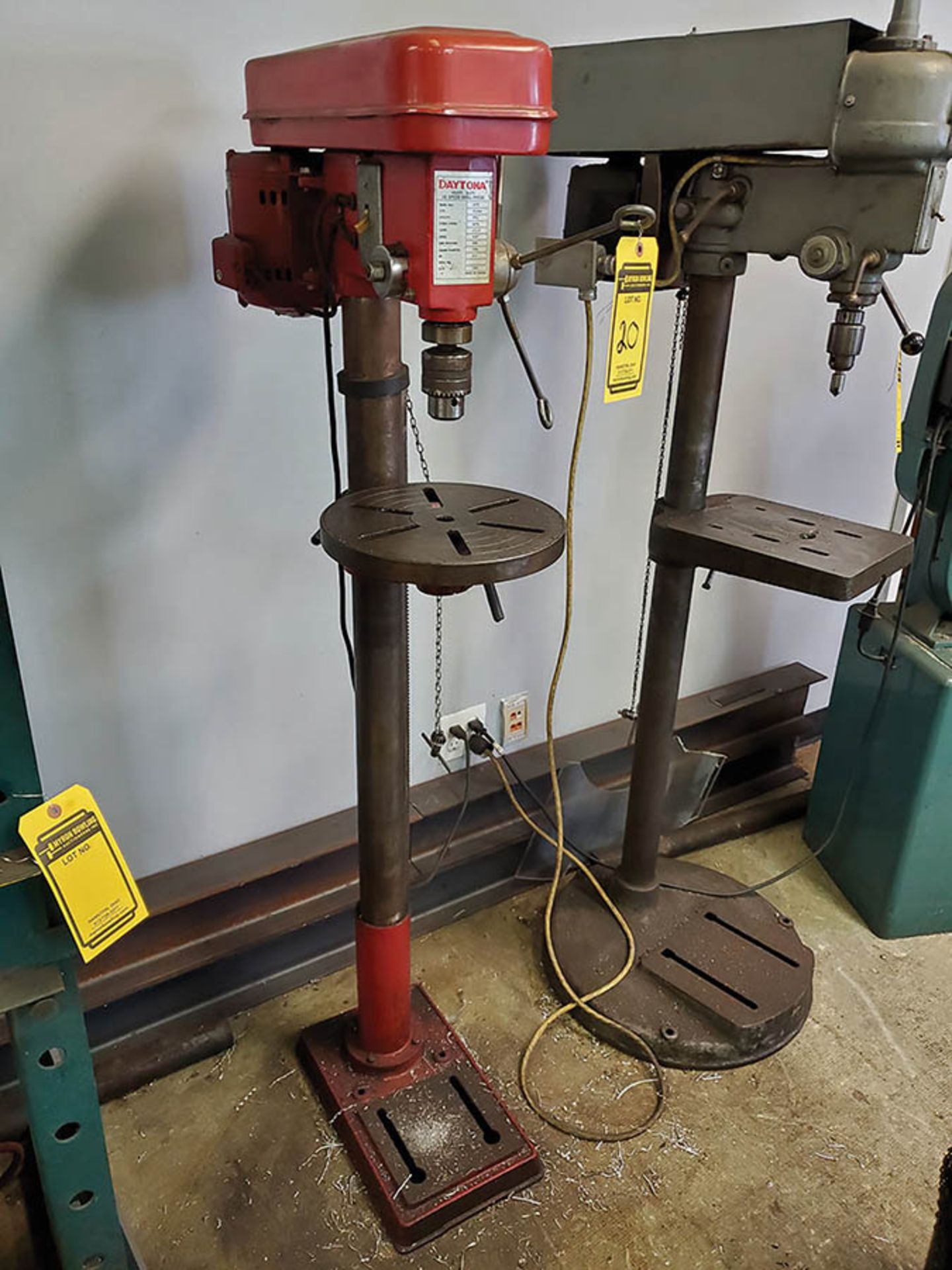 1992 DAYTONA 16 SPEED VERTICAL DRILL PRESS, MODEL: DF16, 3/4 HP, 5/8'' CHUCK