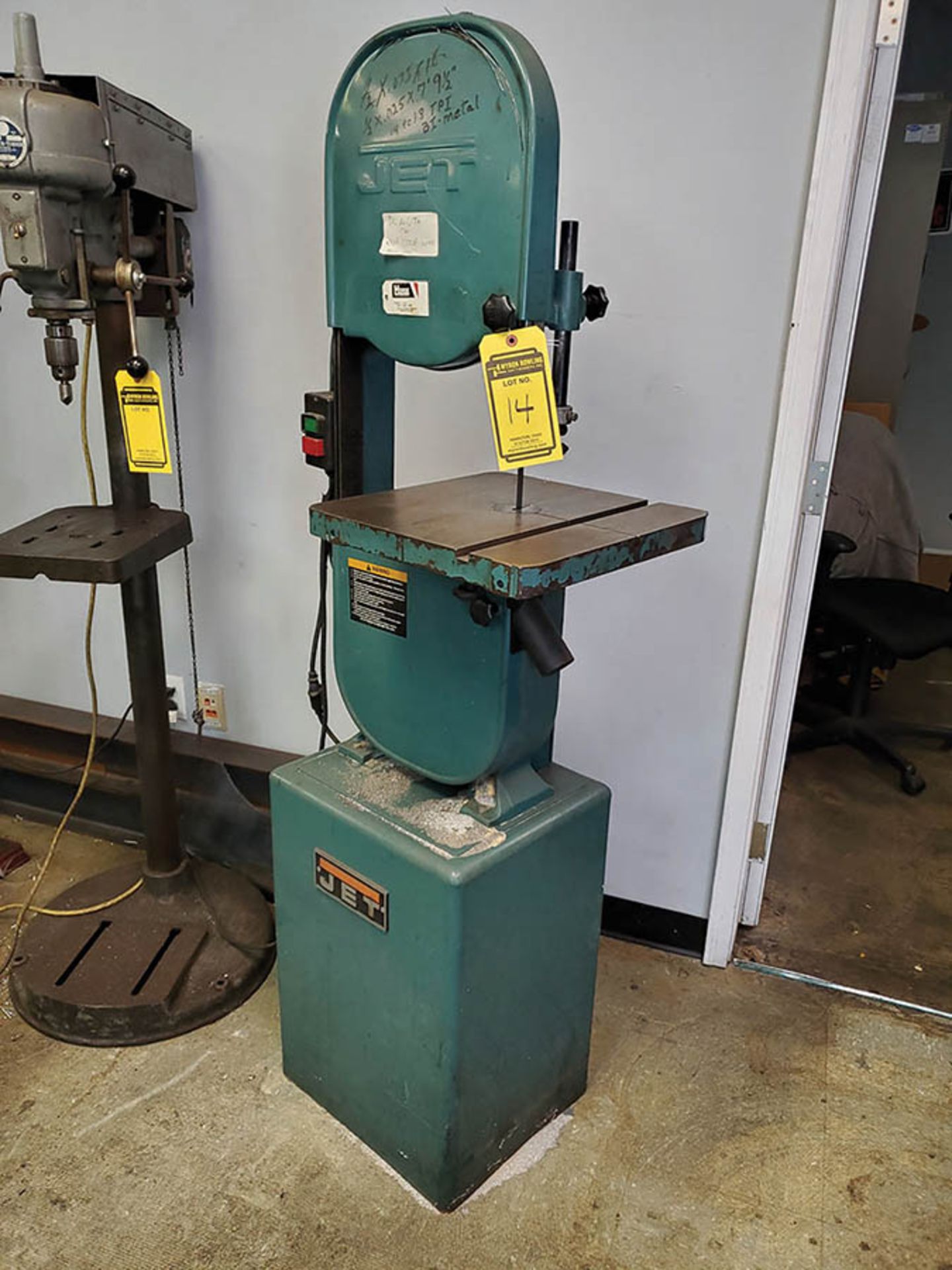 JET VERTICAL WOODWORKING BANDSAW, MODEL: JWBS-14, S/N 4104600, 15'' X 15'' TABLE, 13 1/2'' THROAT - Image 2 of 6