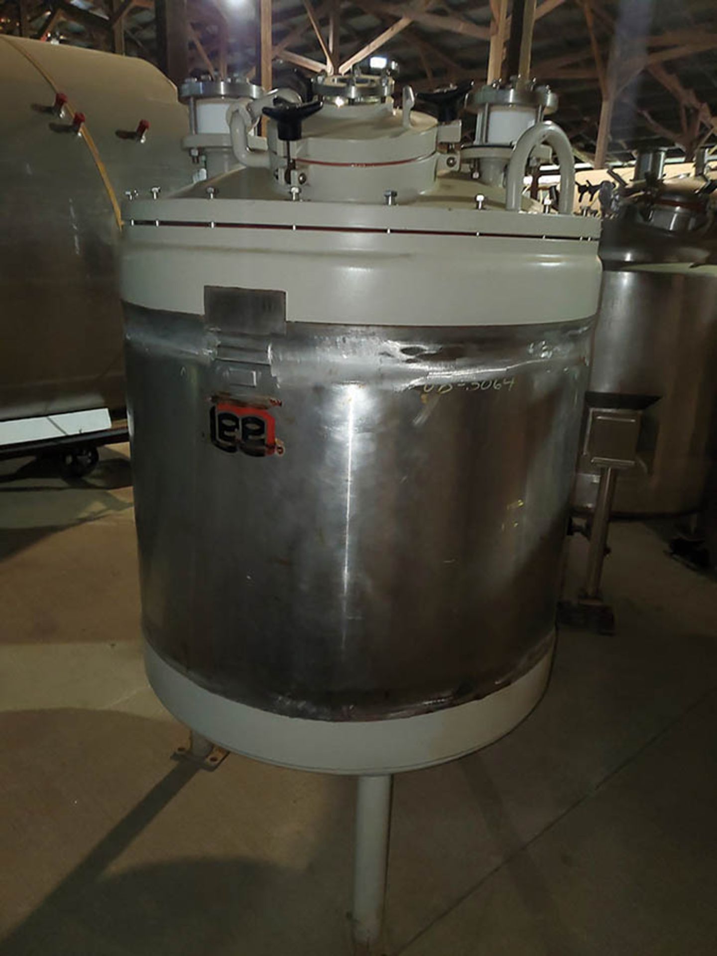 LEE VERTICAL STAINLESS STEEL VACUUM SERVICE INTERNAL VESSEL - Image 3 of 9