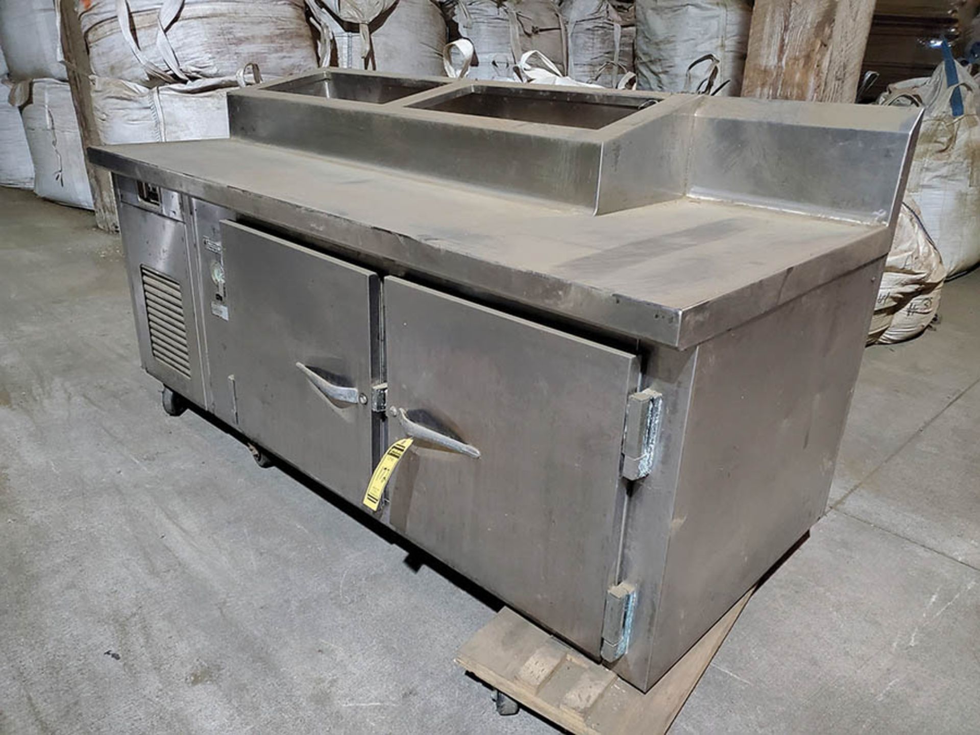 8' X 30'' SS WASH STATION COUNTER, DOUBLE BASIN, 4 DOOR - Image 2 of 5