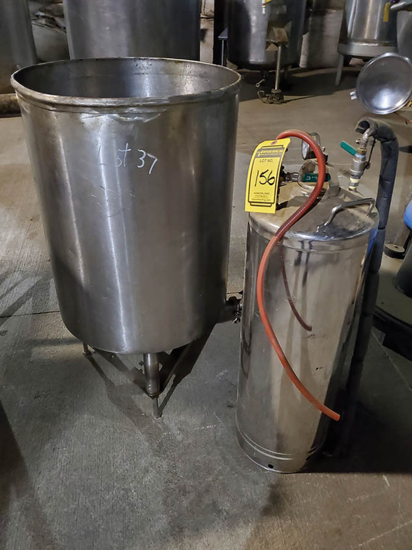 (2) ROUND KETTLE AND SMALL PRESSURE VESSEL