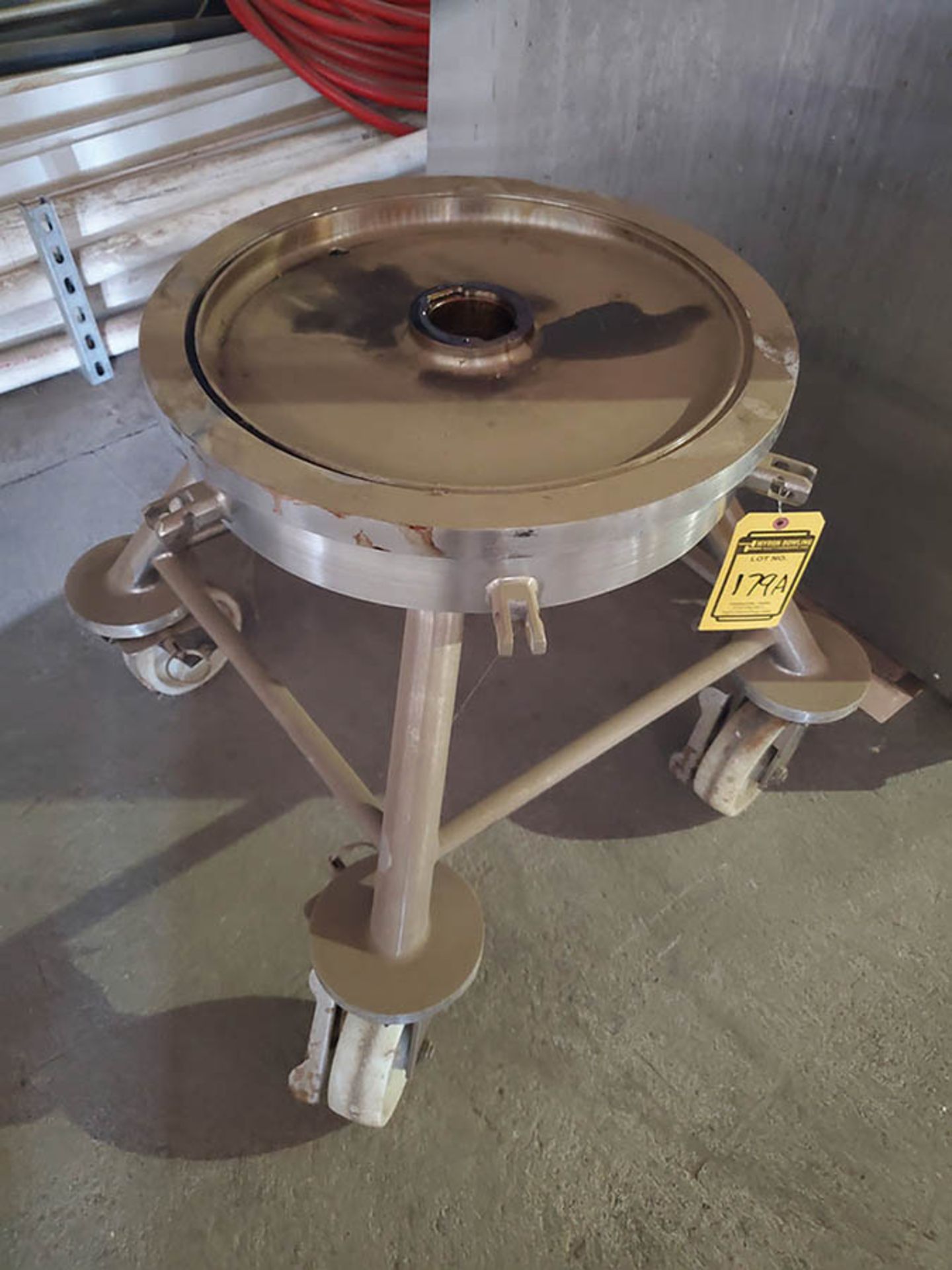 STAINLESS STEEL HD POT CART ON NON-MARKING CASTERS