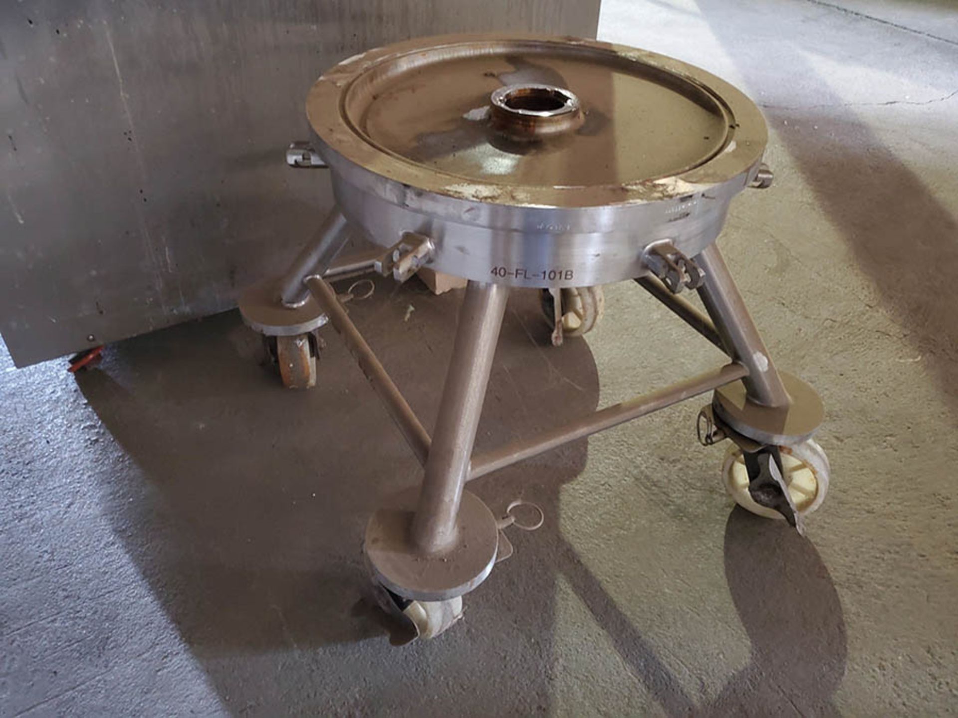 STAINLESS STEEL HD POT CART ON NON-MARKING CASTERS - Image 3 of 3