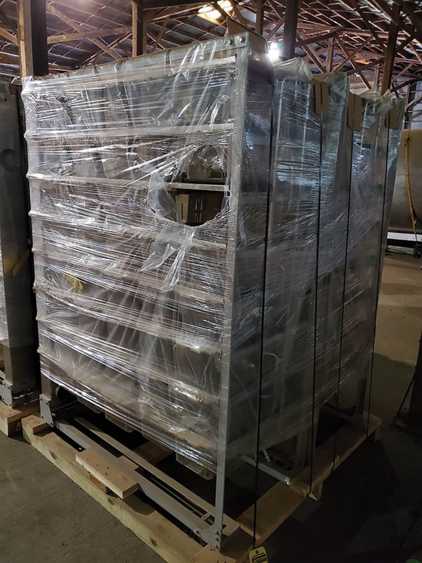 PALLET OF LAB MOUSE HABITATS, (2) SECTIONS PER SKID, (80) UNITS PER SECTION, WATER LINE TO EACH