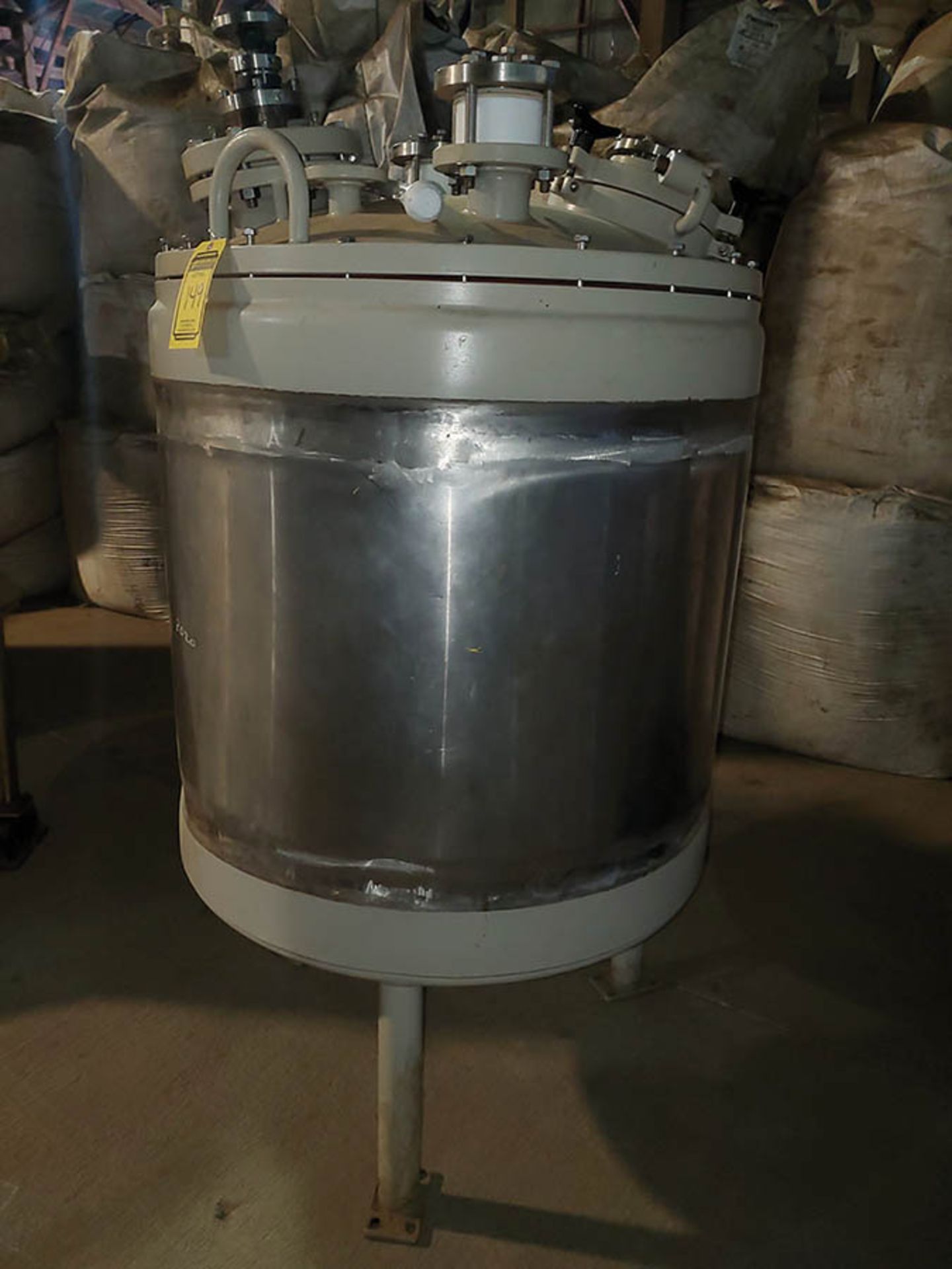 LEE VERTICAL STAINLESS STEEL VACUUM SERVICE INTERNAL VESSEL - Image 2 of 9