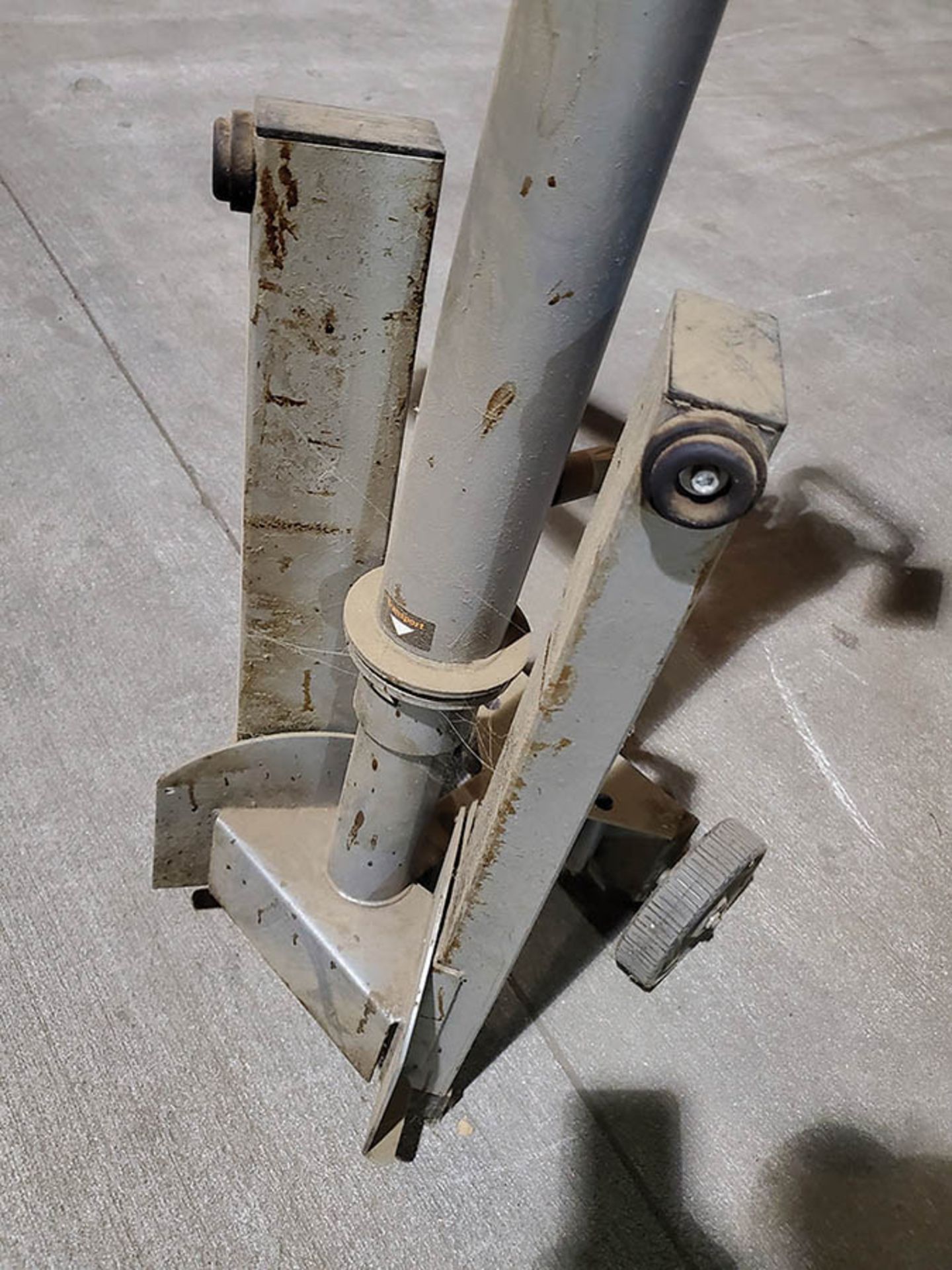RIDGID R7133 PORTABLE DRILL STAND, OUTRIGGERS, STABILIZING ARM - Image 2 of 5