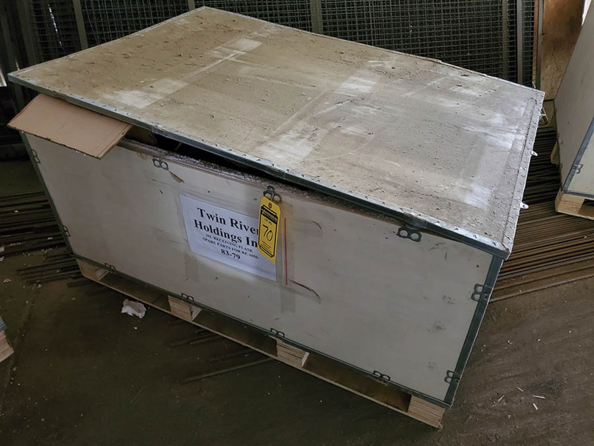 CRATE OF 20 LITER RECEIVING GLASS FLASKS, SPARE PARTS FOR RE-1050-83-79 - Image 3 of 3