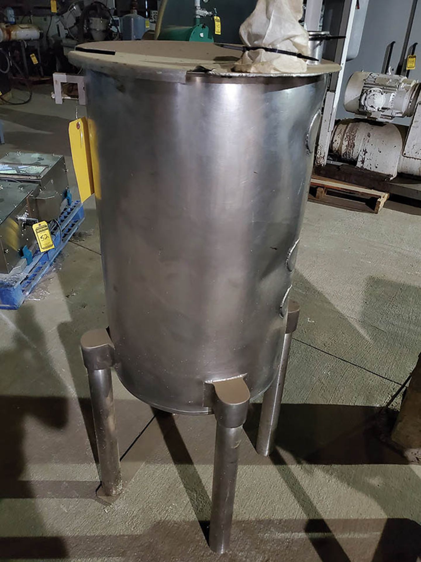 (2) ROUND KETTLE AND SMALL PRESSURE VESSEL - Image 8 of 11