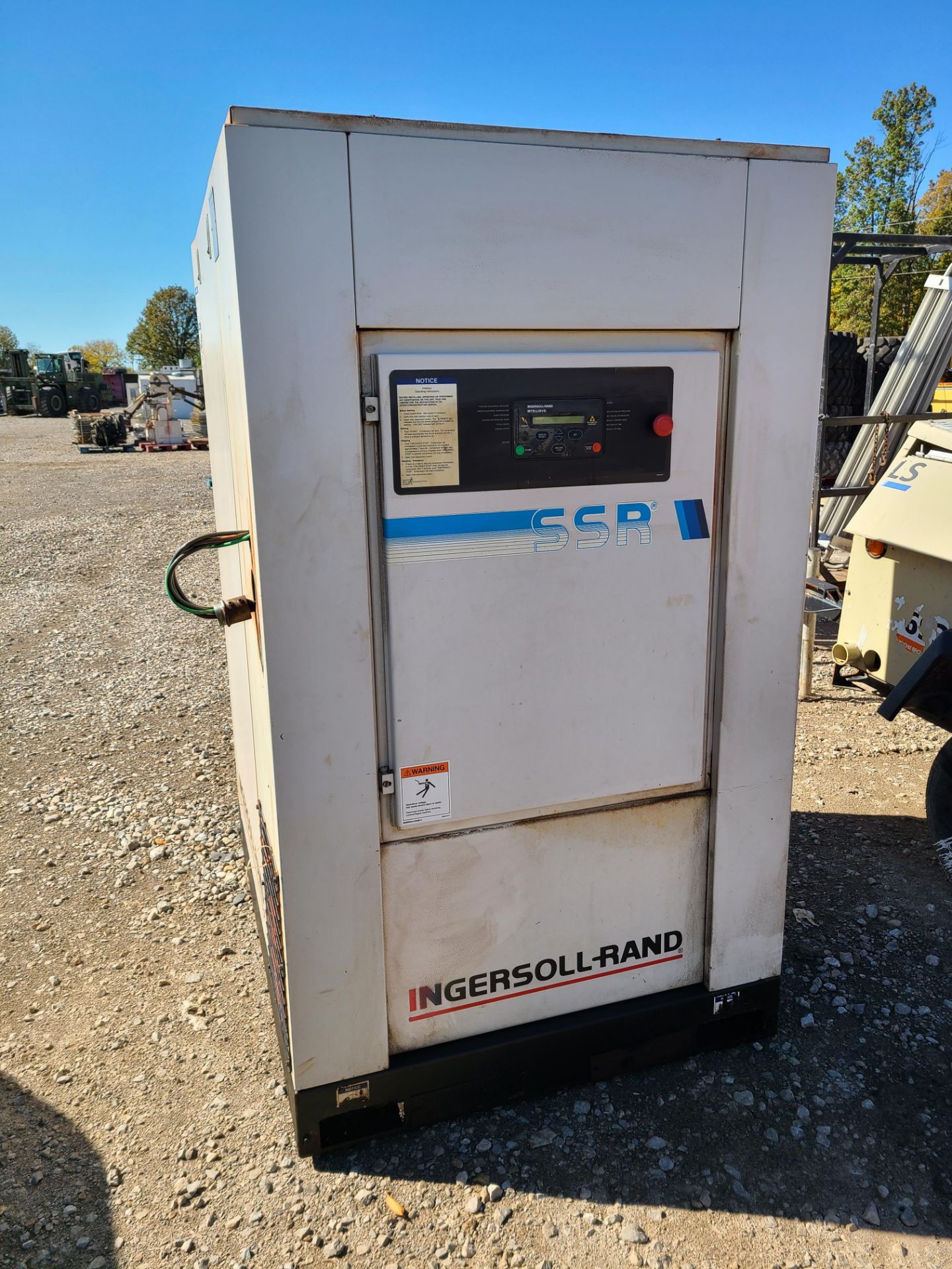 INGERSOLL-RAND 50 HP AIR COMPRESSOR, 194 CFM, 125 PSIG, SSR-EP50SE