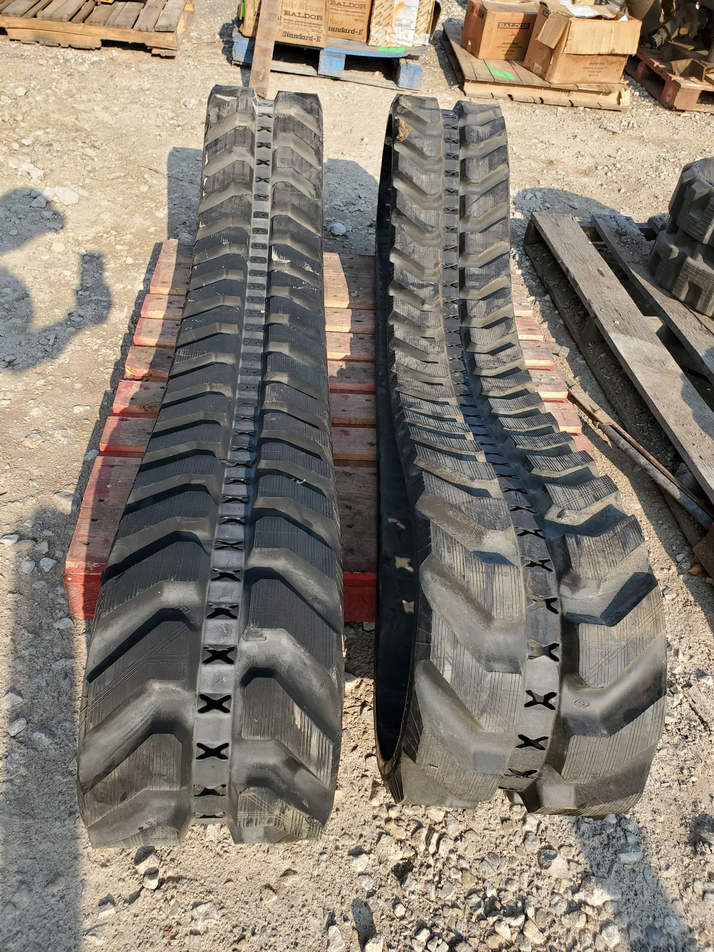 (NEW) 300 X 52.5B X 80 RUBBER SKID STEER TRACKS - Image 2 of 6