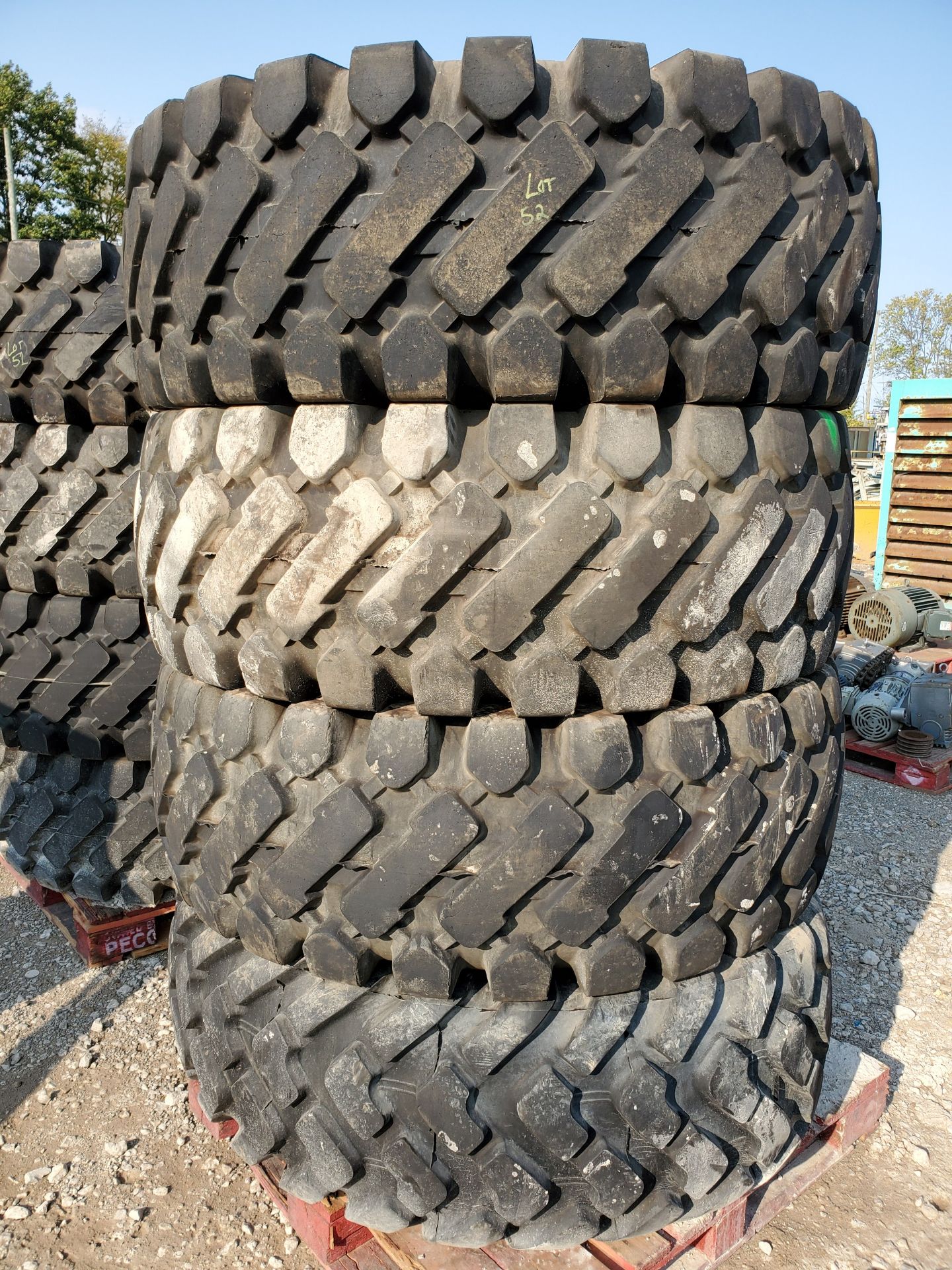 (4) PERFORMAX 20.5-25 FRONT END LOADER TIRES (GOOD CONDITION, USED)