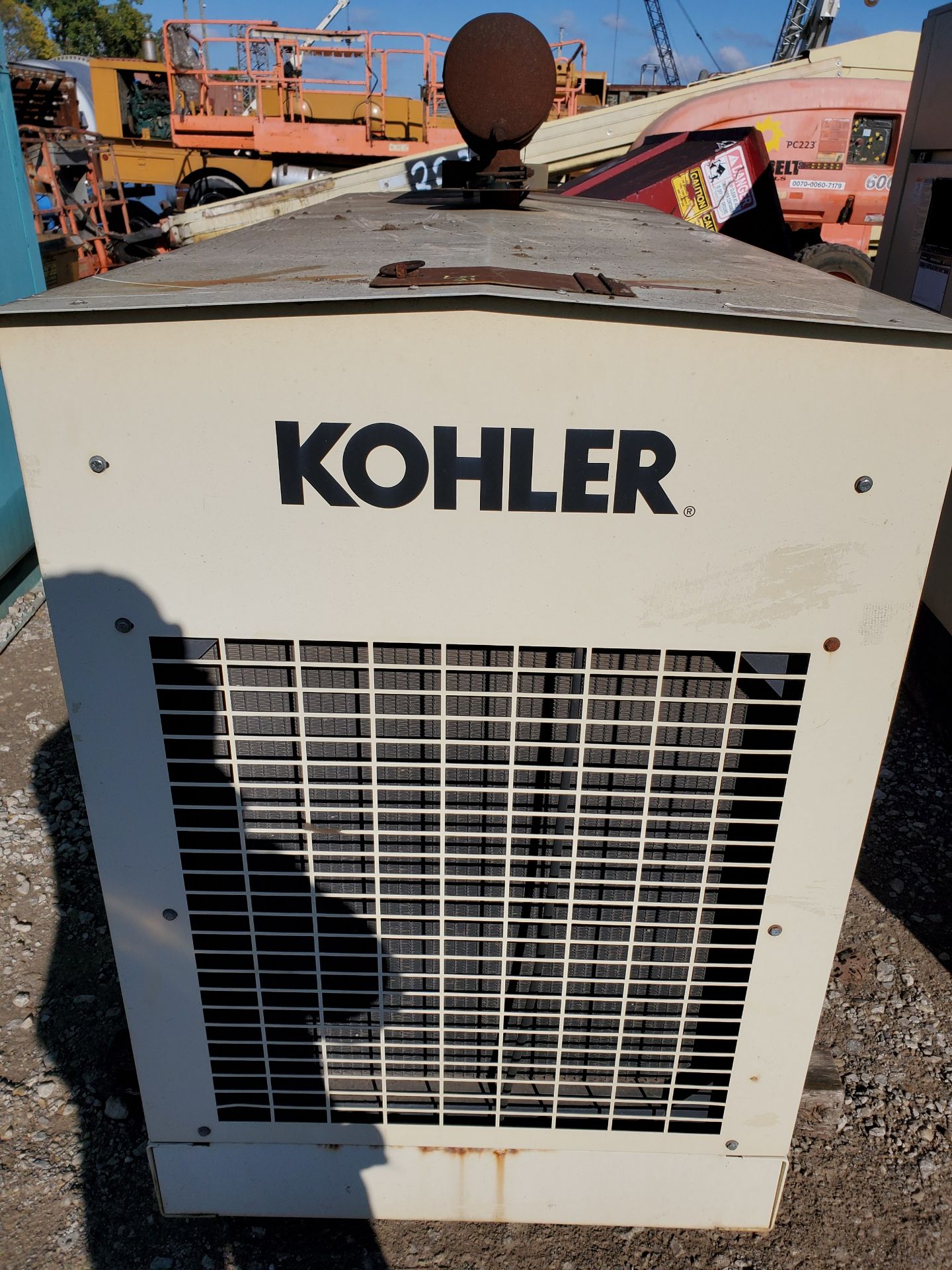 KOHLER NATURAL GAS POWER GENERATOR, MODEL 60RZ, AUTOMATIC 13V OUTPUT BATTERY CHARGER, 2000 YEAR FORD - Image 2 of 14