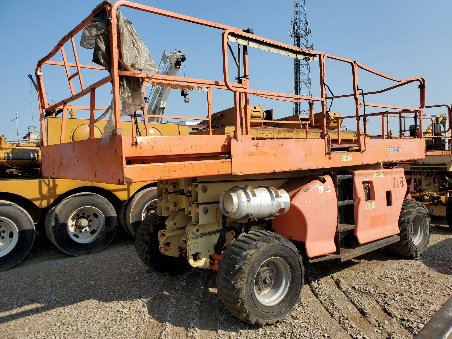 JLG 3394RT ALL-TERRAIN SCISSOR LIFT, 33' LIFT HEIGHT, 1,500 LB CAPACITY PLATFORM 6 MAN CAPACITY, - Image 2 of 13