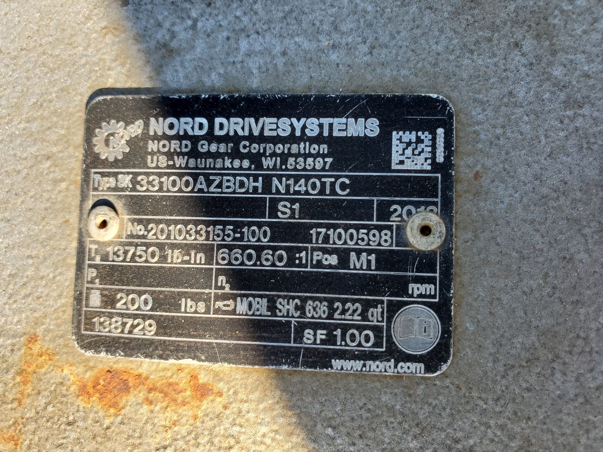 (4) NORD DRIVESYSTEMS 25.39:1 GEAR REDUCERS WITH GE 1 HP ELECTRIC MOTORS - Image 6 of 9