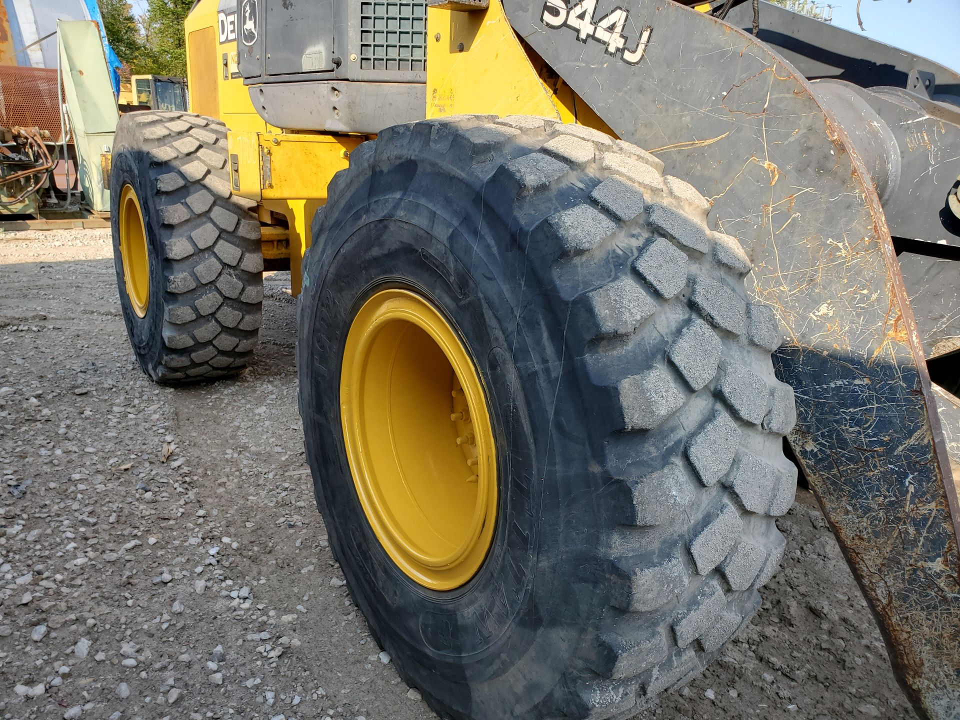 JOHN DEERE 544J ARTICULATING FRONT END LOADER WITH BUCKET, PNEUMATIC TIRES, PIN# DW544JZ604604, - Image 7 of 20