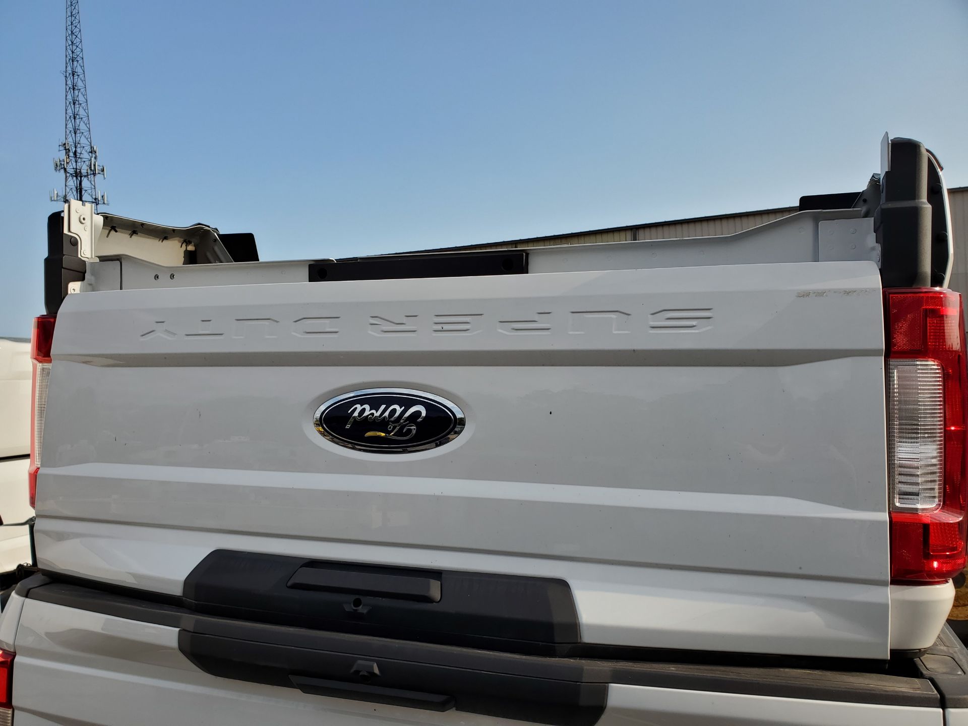 (NEW TAKEOFF) FORD F-250 8' TRUCK BED, 4X4 STICKER - Image 4 of 5