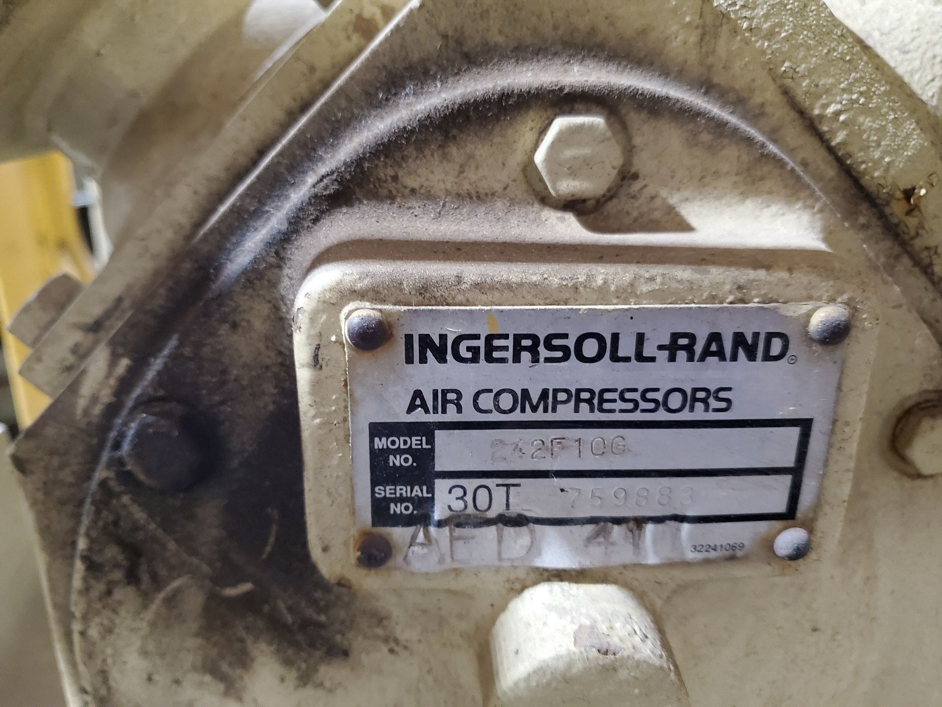 INGERSOLL-RAND T30 HORIZONTAL AIR COMPRESSOR, MODEL 242F10G, KOHLER MAGNUM 10 GAS ENGINE, MOUNTED ON - Image 6 of 11