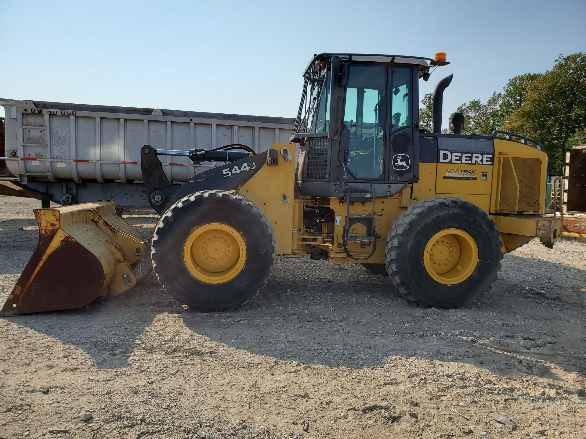 JOHN DEERE 544J ARTICULATING FRONT END LOADER WITH BUCKET, PNEUMATIC TIRES, PIN# DW544JZ604604, - Image 2 of 20