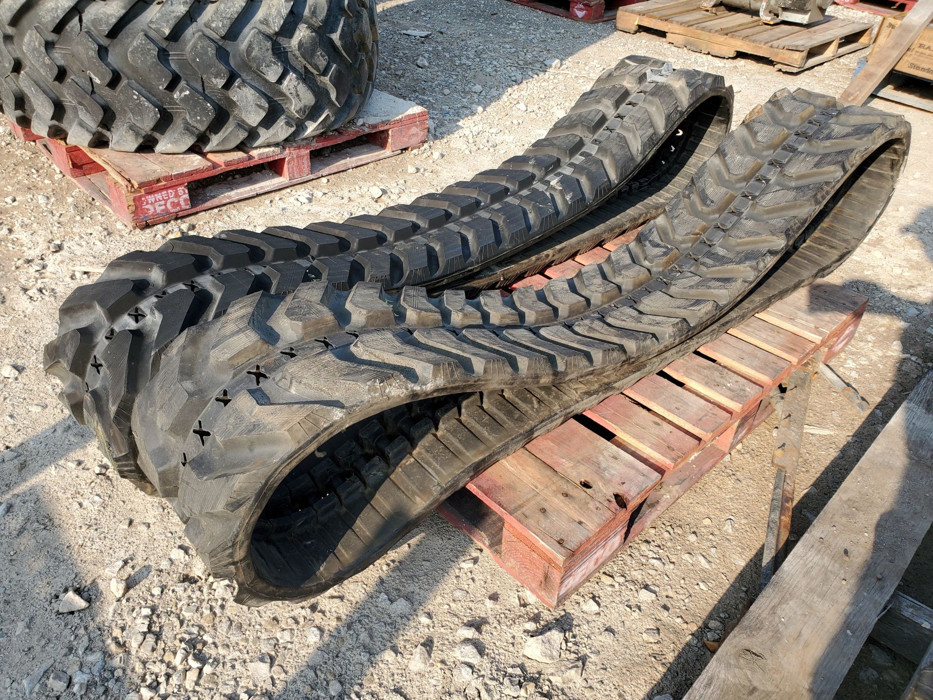 (NEW) 300 X 52.5B X 80 RUBBER SKID STEER TRACKS