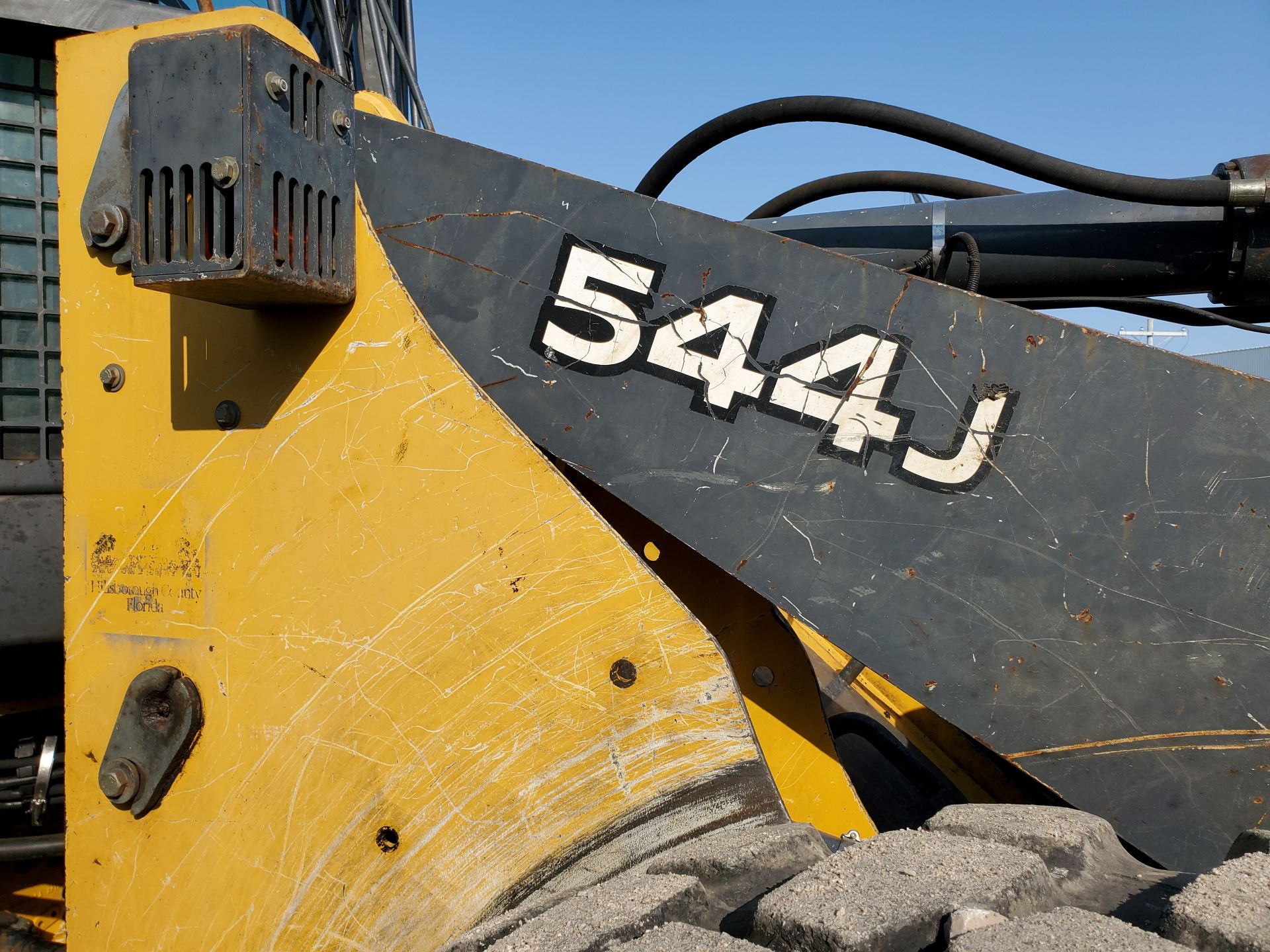 JOHN DEERE 544J ARTICULATING FRONT END LOADER WITH BUCKET, PNEUMATIC TIRES, PIN# DW544JZ604604, - Image 8 of 20