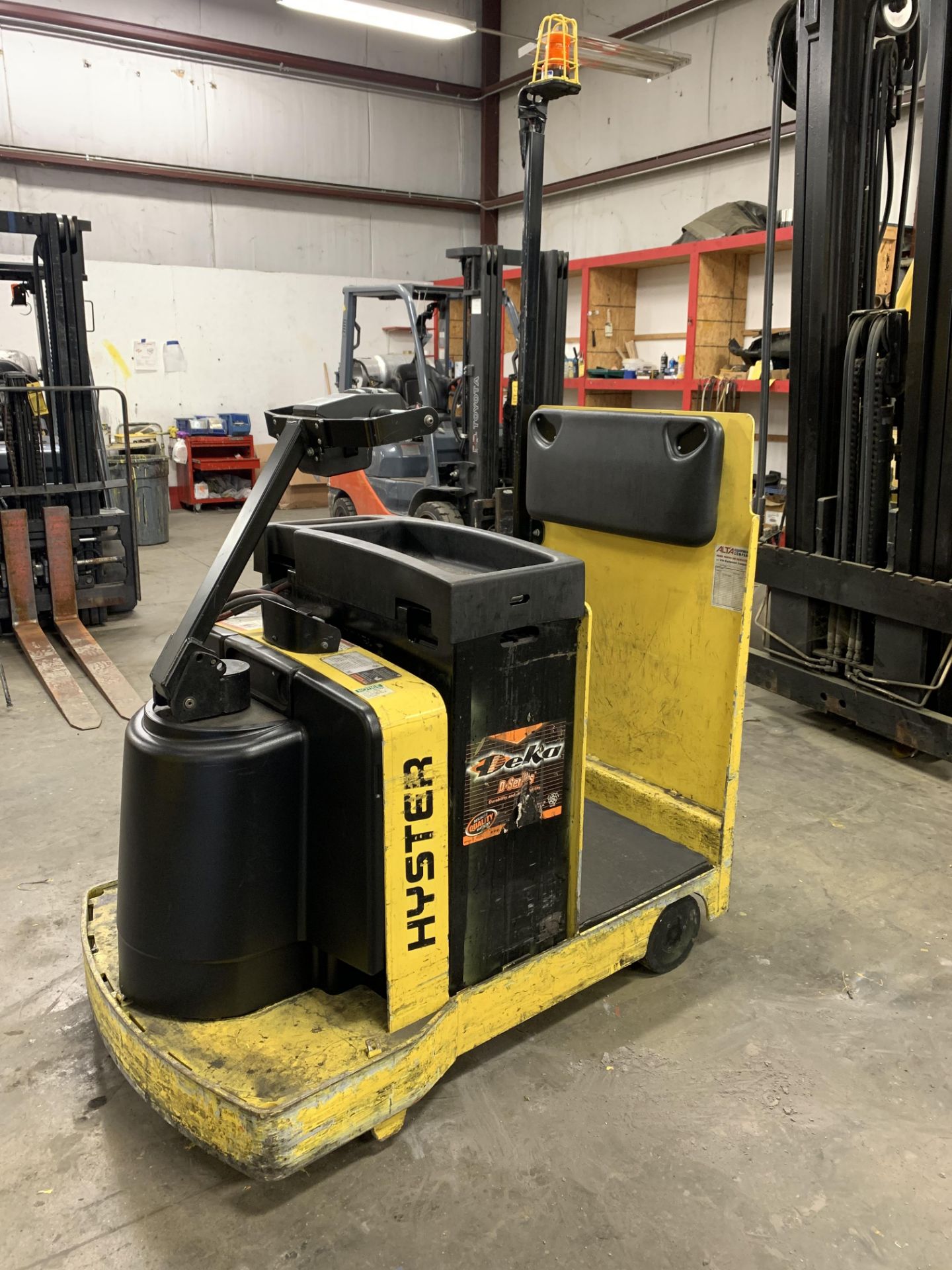 ***LOCATED IN HAMILTON, OHIO*** 2016 HYSTER ELECTRIC TOW TRACTOR, MODEL: T5ZAC, BATTERY WT: 1,450-LB