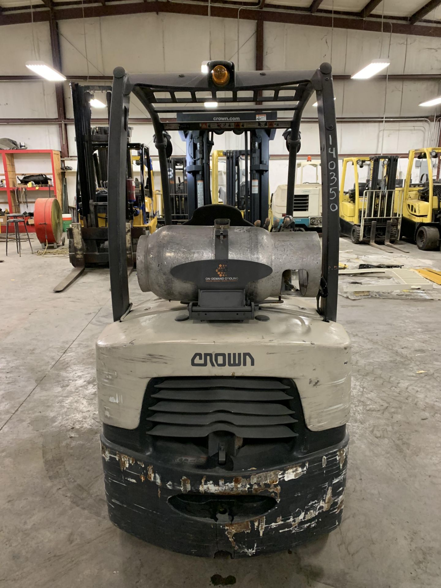 ***LOCATED IN HAMILTON, OHIO*** 2013 CROWN 5,000 LB. C-5 FORKLIFT, LPG, 3-STAGE MAST, 7,968 HOURS - Image 4 of 5