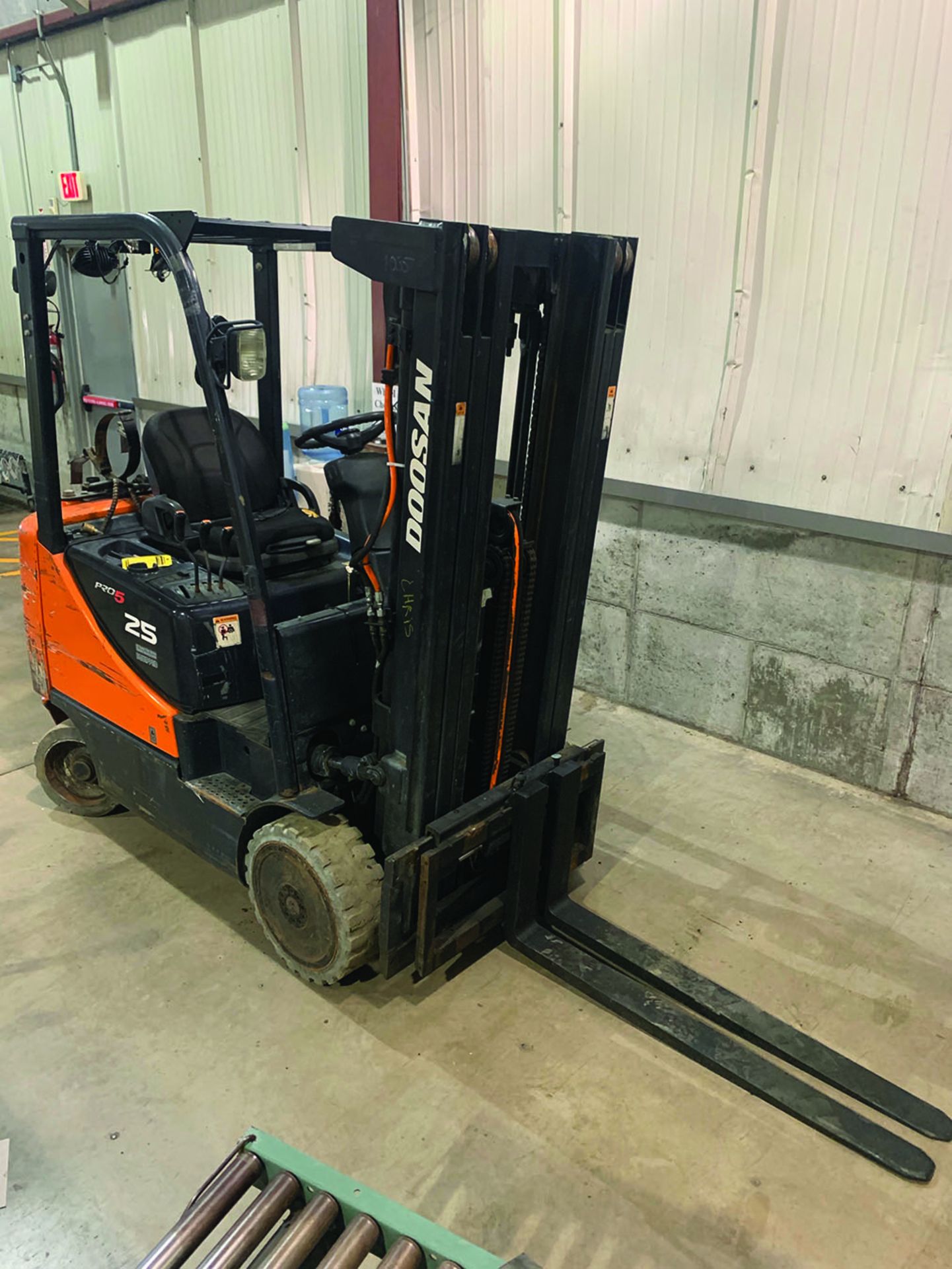 DOOSAN 5,000 LB CAP. FORKLIFT, MODEL GC25P-5, S/N NW-00319, SIDESHIFT, 3-STAGE MAST