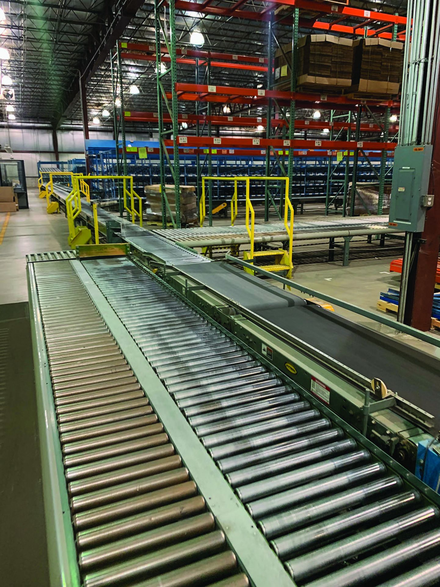 HYTROL POWER ROLLING CONVEYOR, VARIOUS WIDTH 36''-14'', WITH LASER SENSORS AND MULTIDIRECTIONAL - Image 3 of 13