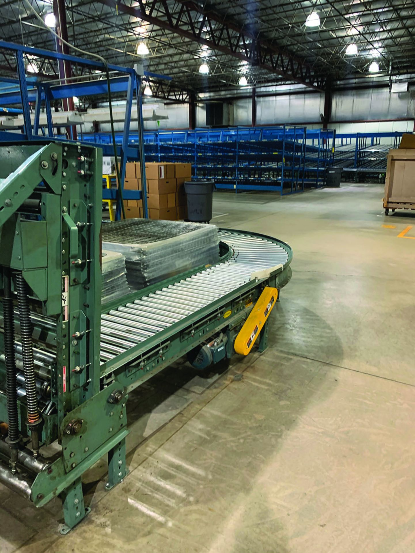 HYTROL POWER ROLLING CONVEYOR, VARIOUS WIDTH 36''-14'', WITH LASER SENSORS AND MULTIDIRECTIONAL - Image 9 of 13