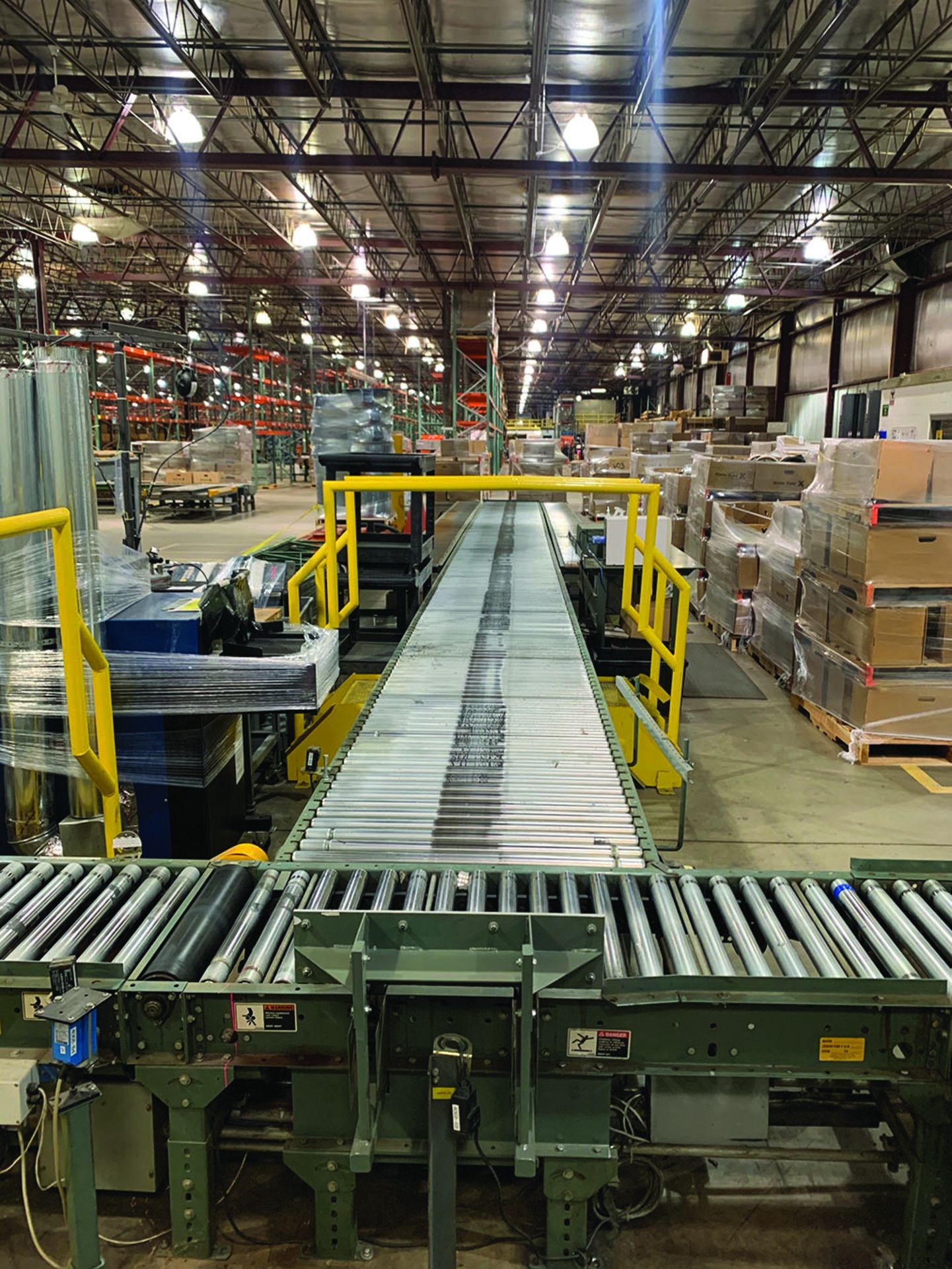 HYTROL POWER ROLLING CONVEYOR, VARIOUS WIDTH 36''-14'', WITH LASER SENSORS AND MULTIDIRECTIONAL - Image 2 of 13