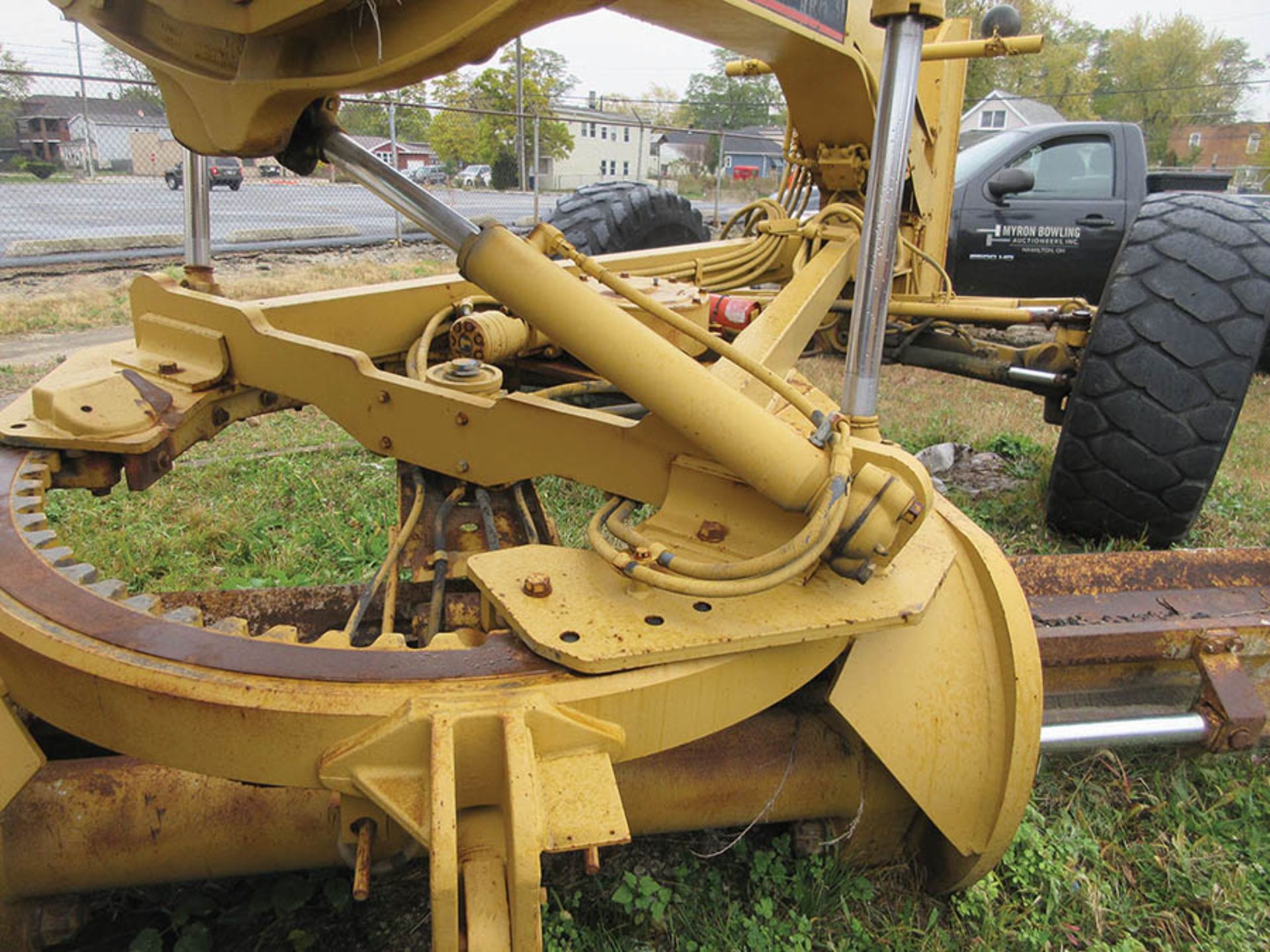 CATERPILLAR 14G MOTOR GRADER, 20.5 R25 TIRES, 14'.4 BLADE, 99'' W. 7-FINGER RIPPER ATTACHMENT - Image 19 of 23