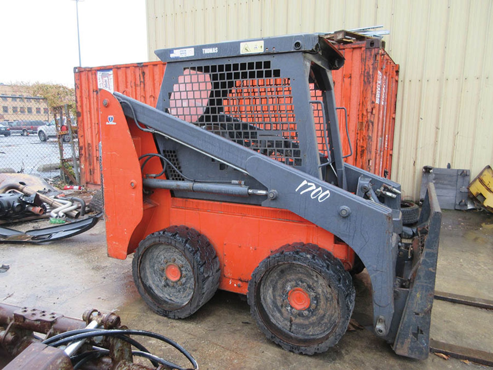 THOMAS 1700 SKID STEER, 8,761 HRS., 42'' FORKS, SOLID TIRES, KUBOTA DIESEL - Image 5 of 12