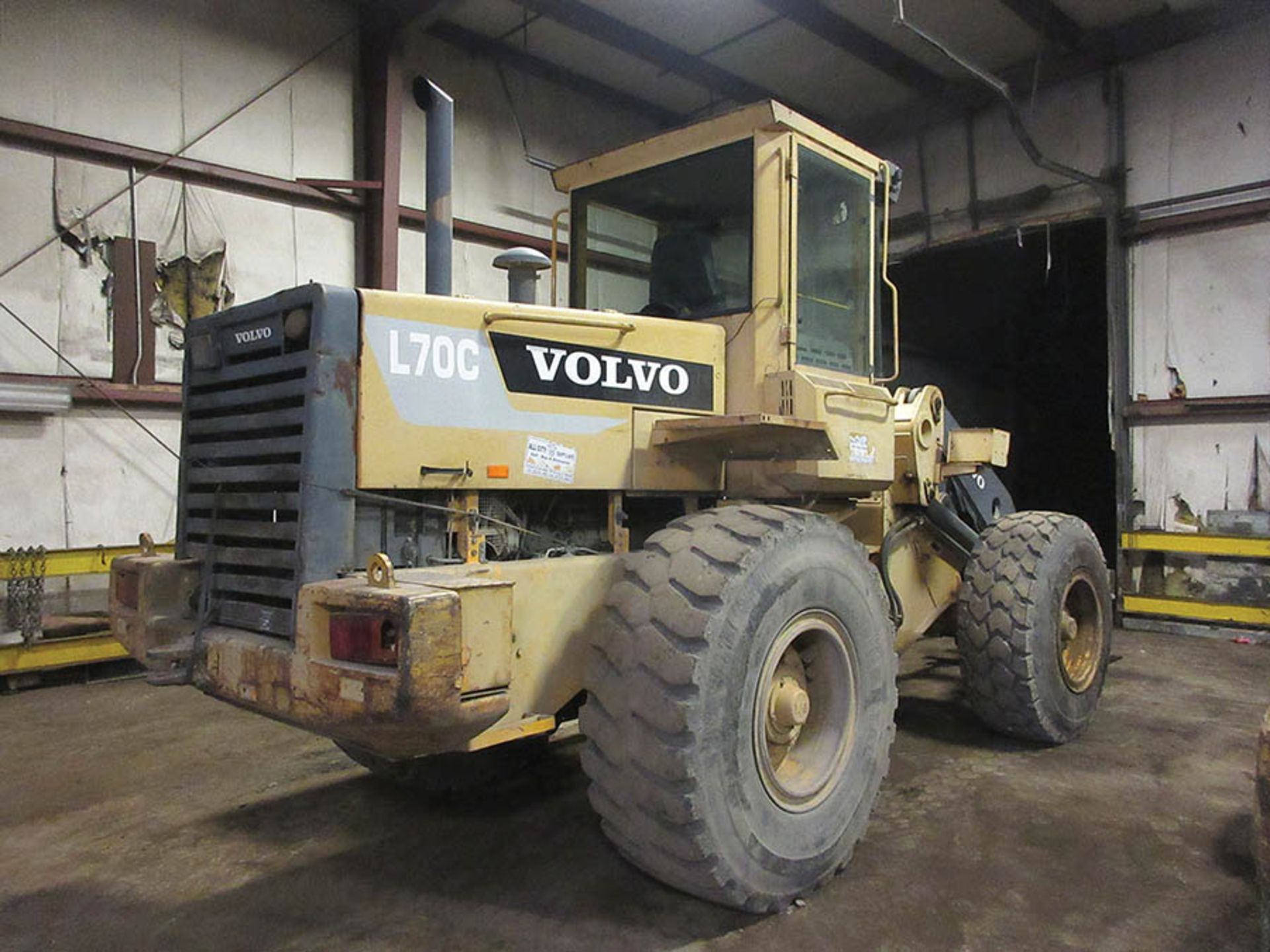 VOLVO L70C WHEEL LOADER, 17.5 R25 TIRES, 48'' FORKS - Image 9 of 15