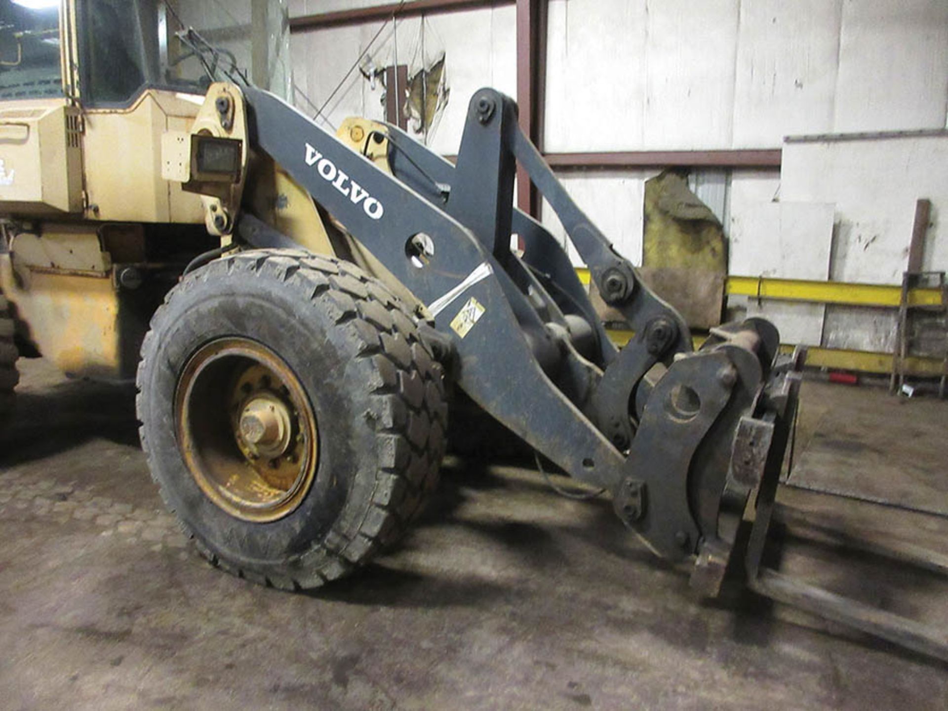 VOLVO L70C WHEEL LOADER, 17.5 R25 TIRES, 48'' FORKS - Image 11 of 15