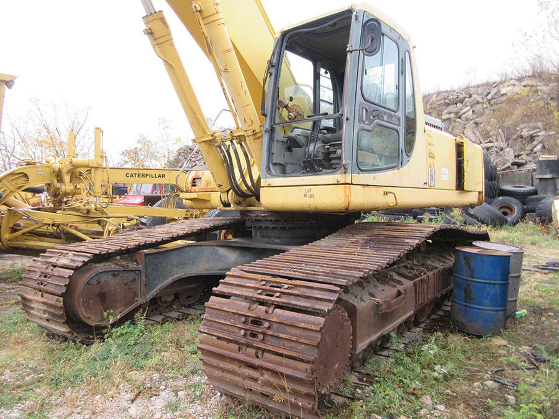 KOMATSU PC 400LC EXCAVATOR, 36'' W. TRACKS, 0995 HRS. SHOWING, PIN# A80612, 60'' BUCKET - Image 3 of 22