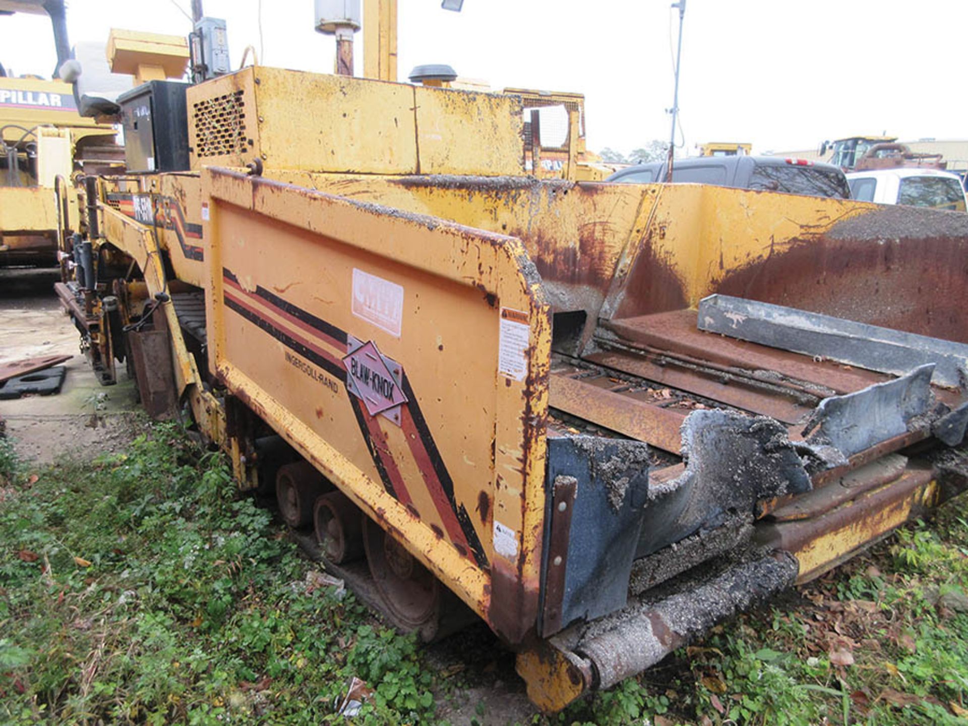 BLAW-KNOX PF5510 PAVER, 76 X 120 LOAD HOPPER, 120'' SCREED PLATE, CUMMINS ENGINE, 1,825 HRS. - Image 6 of 13