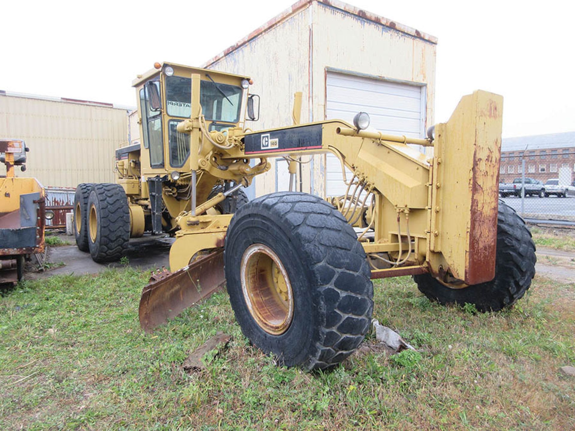 CATERPILLAR 14G MOTOR GRADER, 20.5 R25 TIRES, 14'.4 BLADE, 99'' W. 7-FINGER RIPPER ATTACHMENT - Image 20 of 23