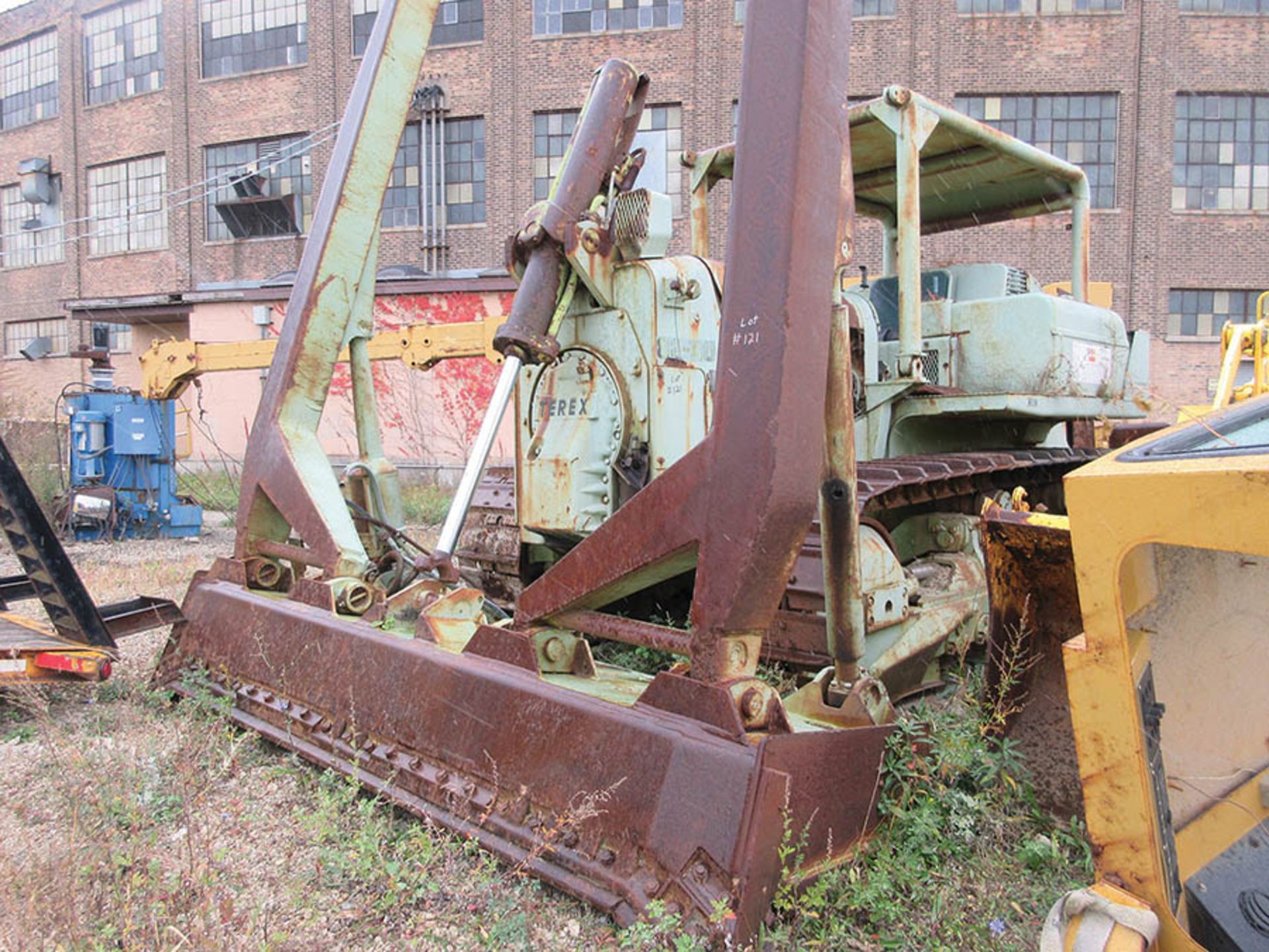 TEREX 82-40 DA T DOZER, V-8 DETROIT DIESEL, 24'' W. TRACK, S/N 56490, 140'' W. BLADE, GW DUAL - Image 12 of 13