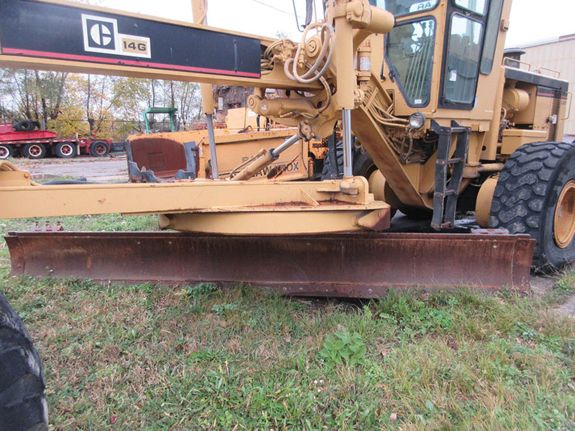 CATERPILLAR 14G MOTOR GRADER, 20.5 R25 TIRES, 14'.4 BLADE, 99'' W. 7-FINGER RIPPER ATTACHMENT - Image 3 of 23