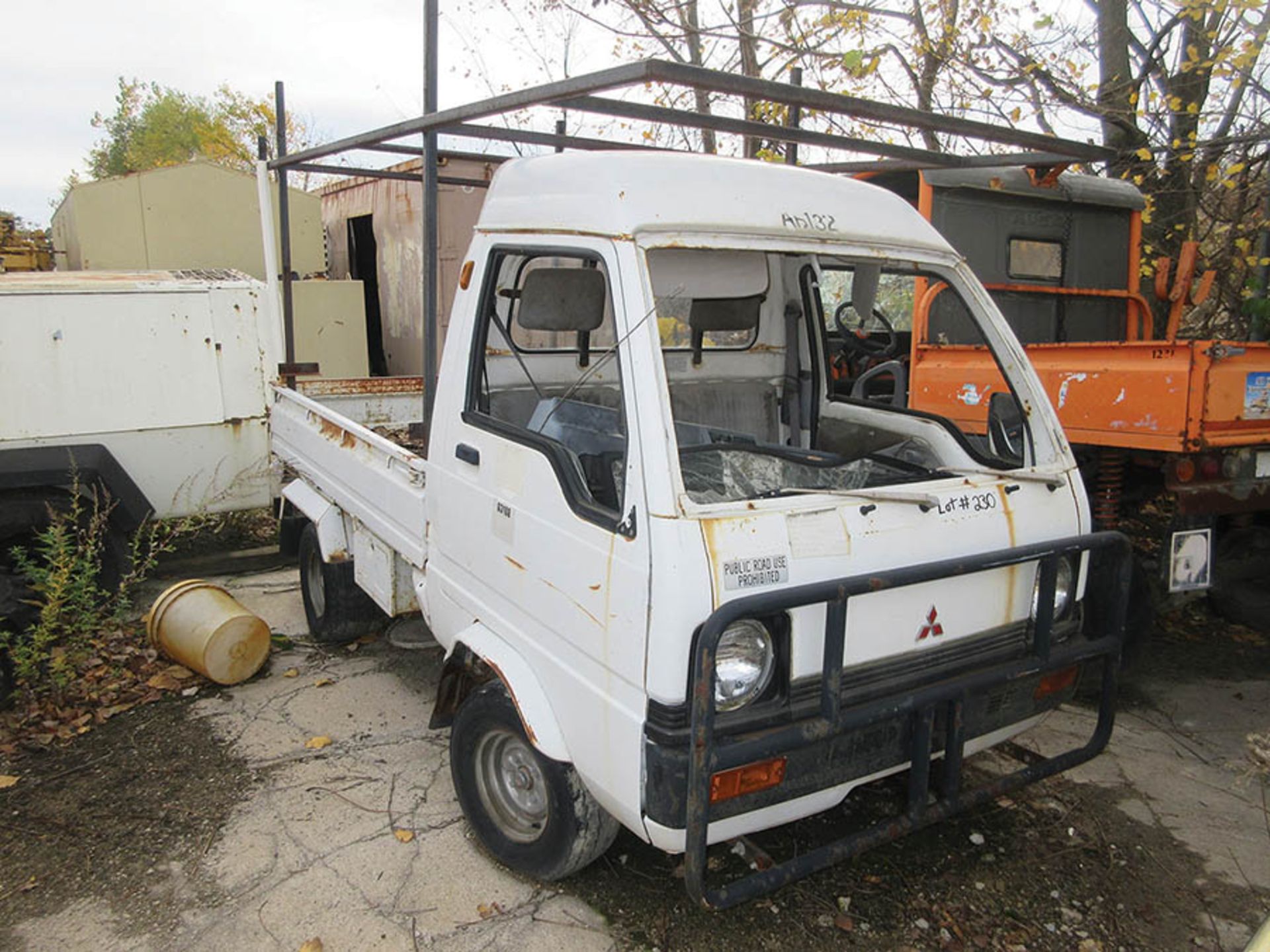 MITSUBISHI 2-SEAT FACTORY SERVICE VEHICLE, 6' BED